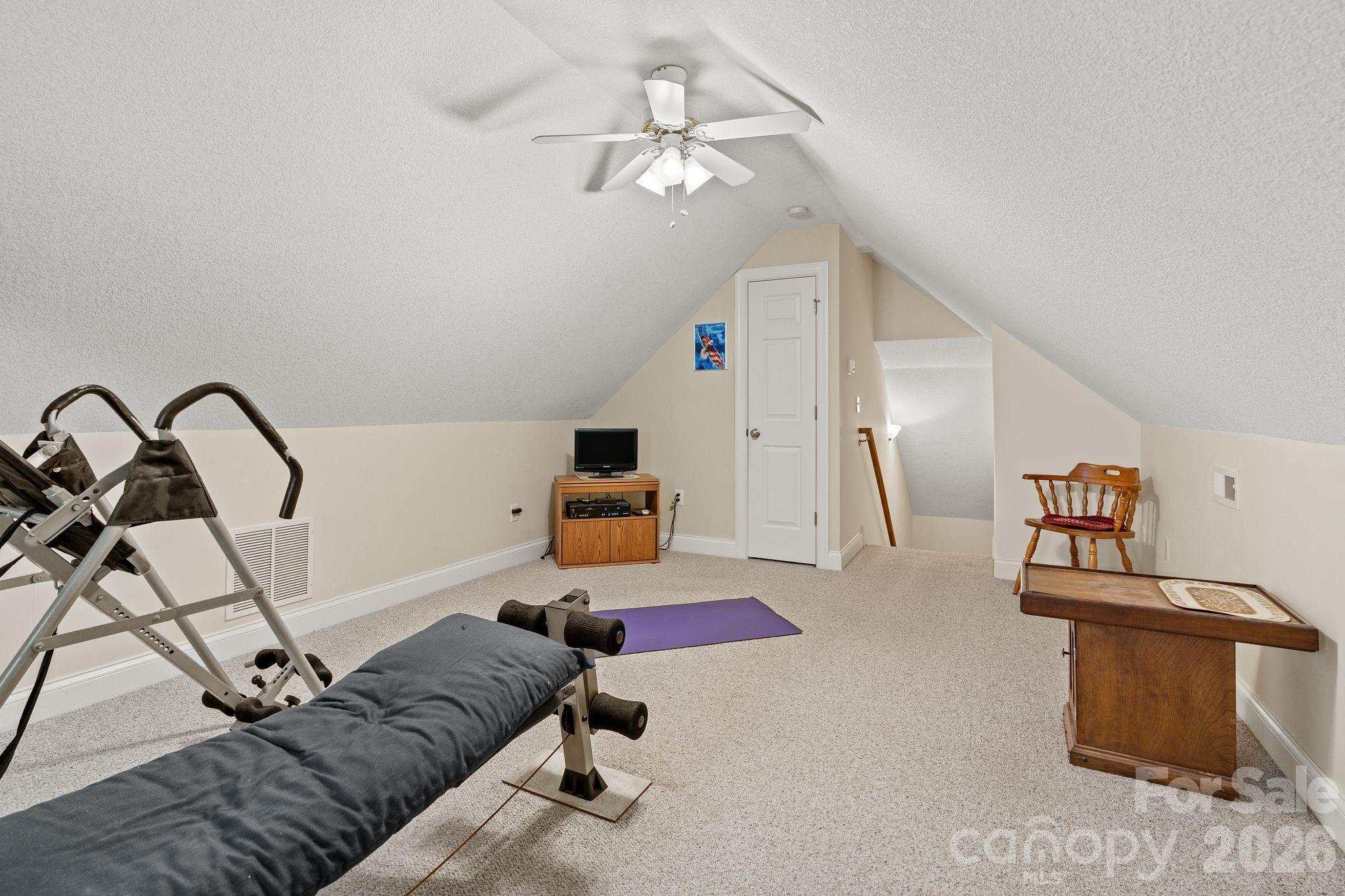 112 Chestnut Lane — Hendersonville