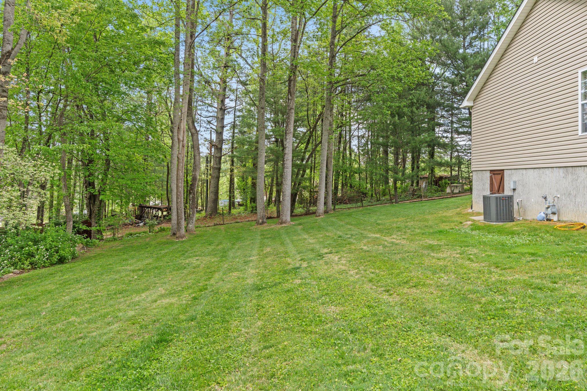 112 Chestnut Lane — Hendersonville