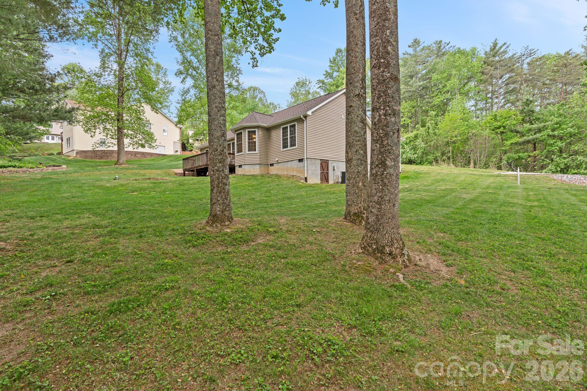112 Chestnut Lane — Hendersonville