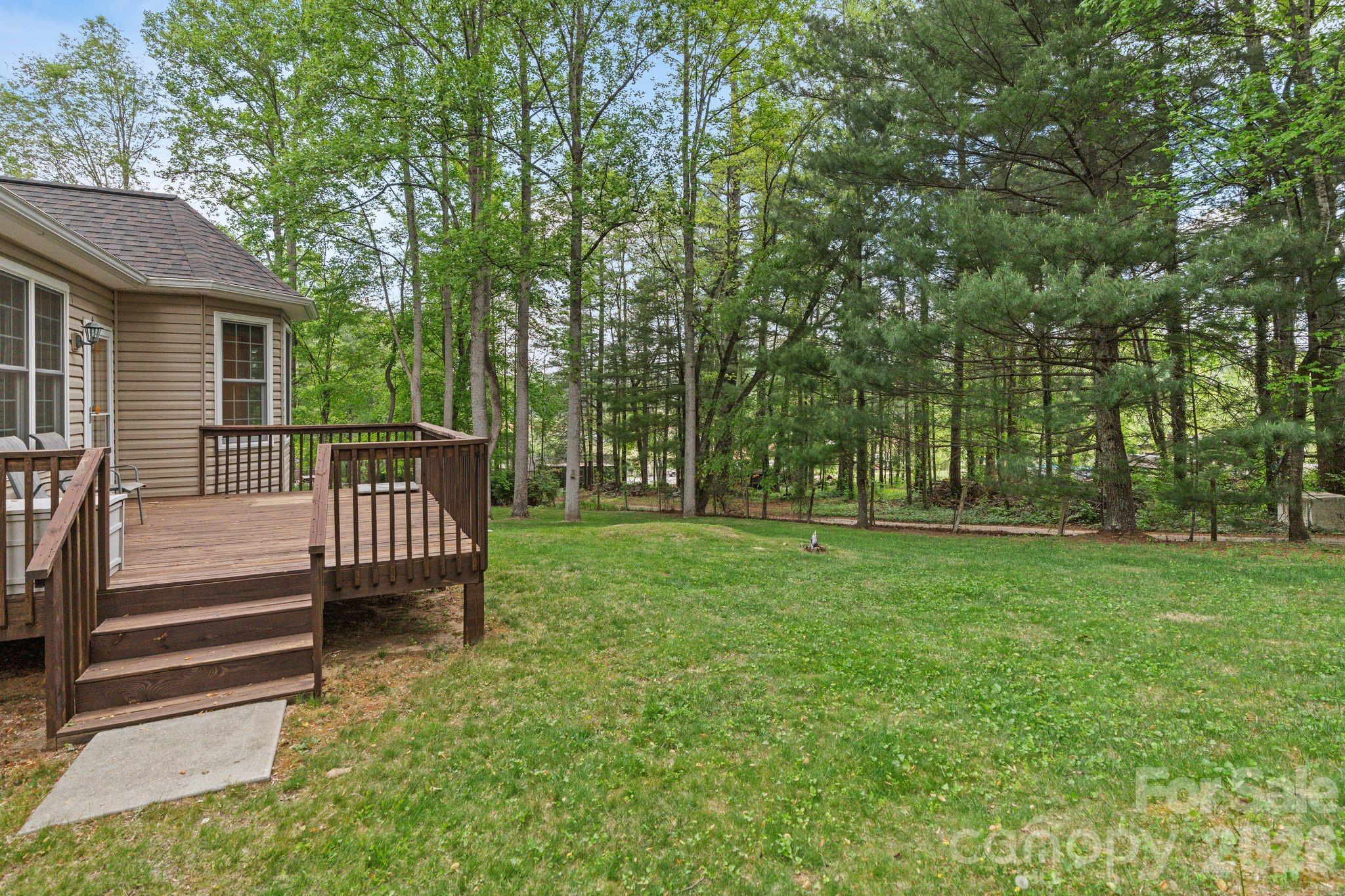 112 Chestnut Lane — Hendersonville