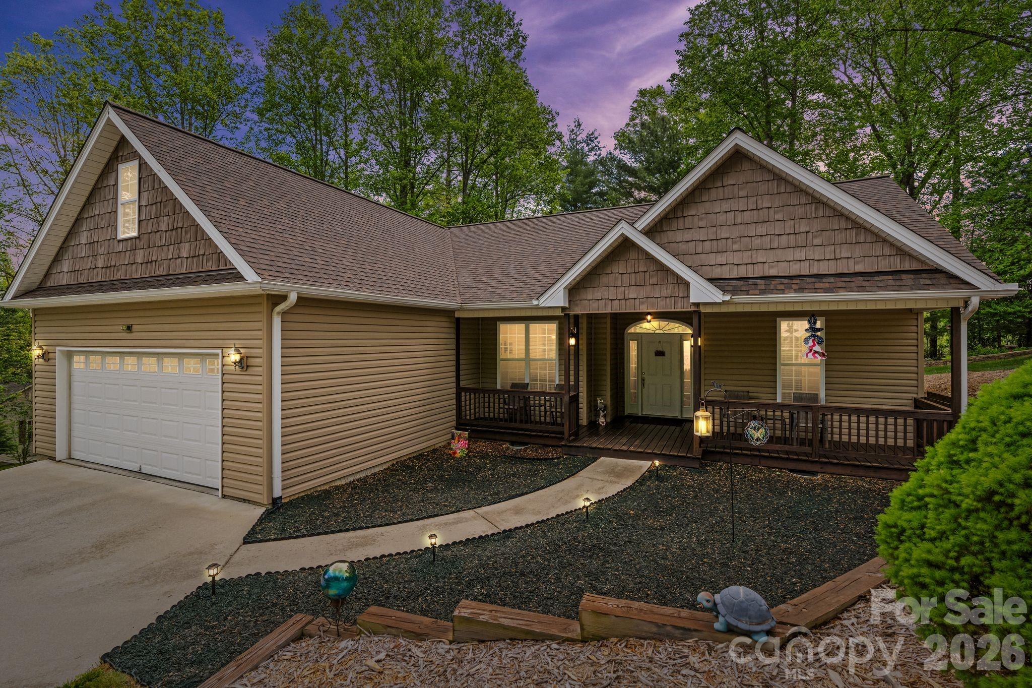 112 Chestnut Lane — Hendersonville