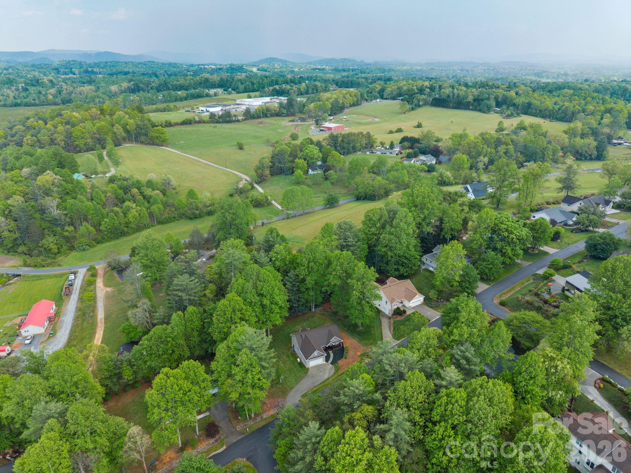 112 Chestnut Lane — Hendersonville