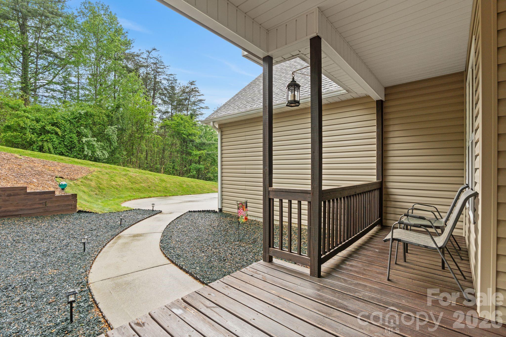 112 Chestnut Lane — Hendersonville