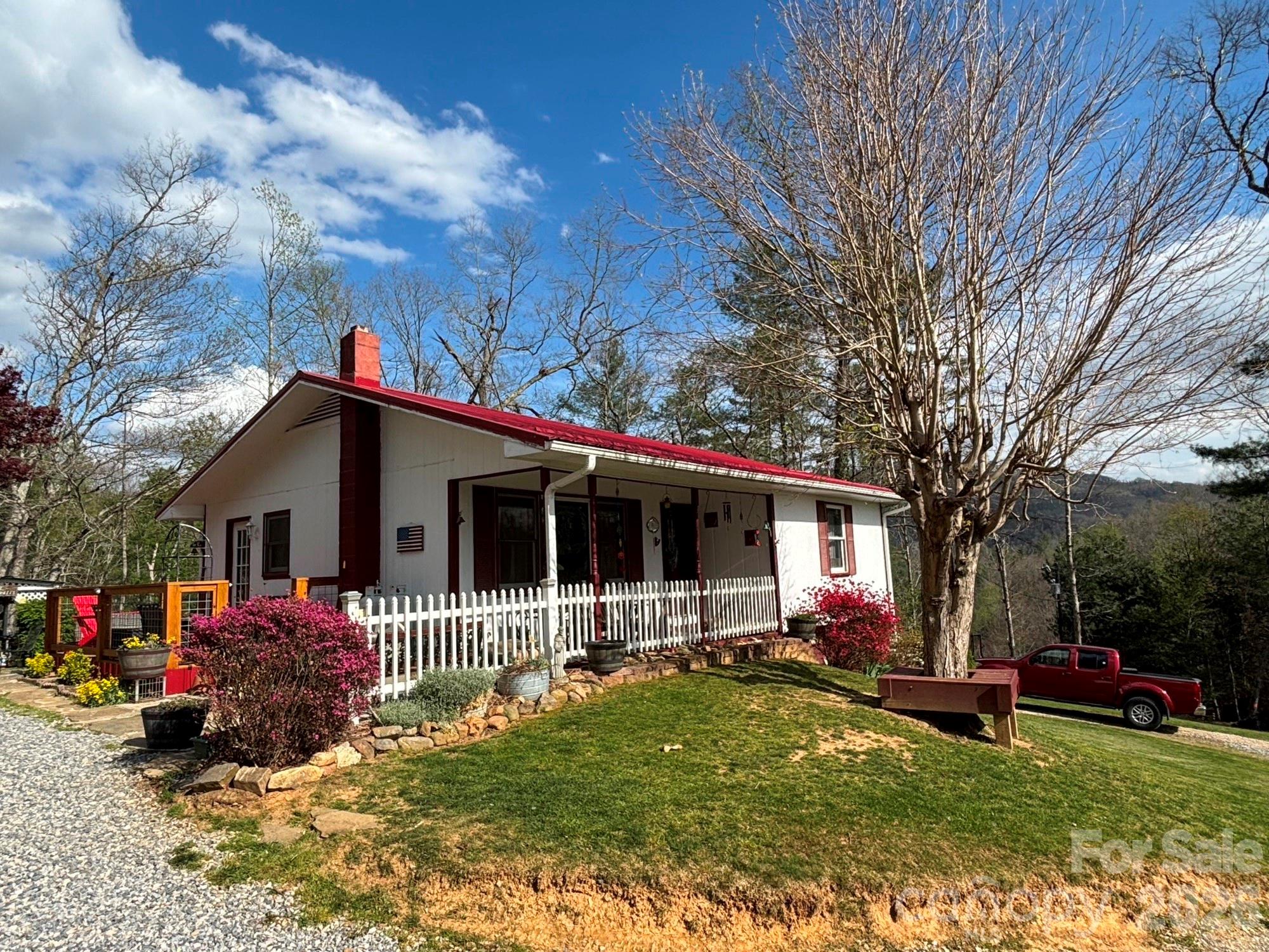 493 Franklintown Road — Spruce Pine