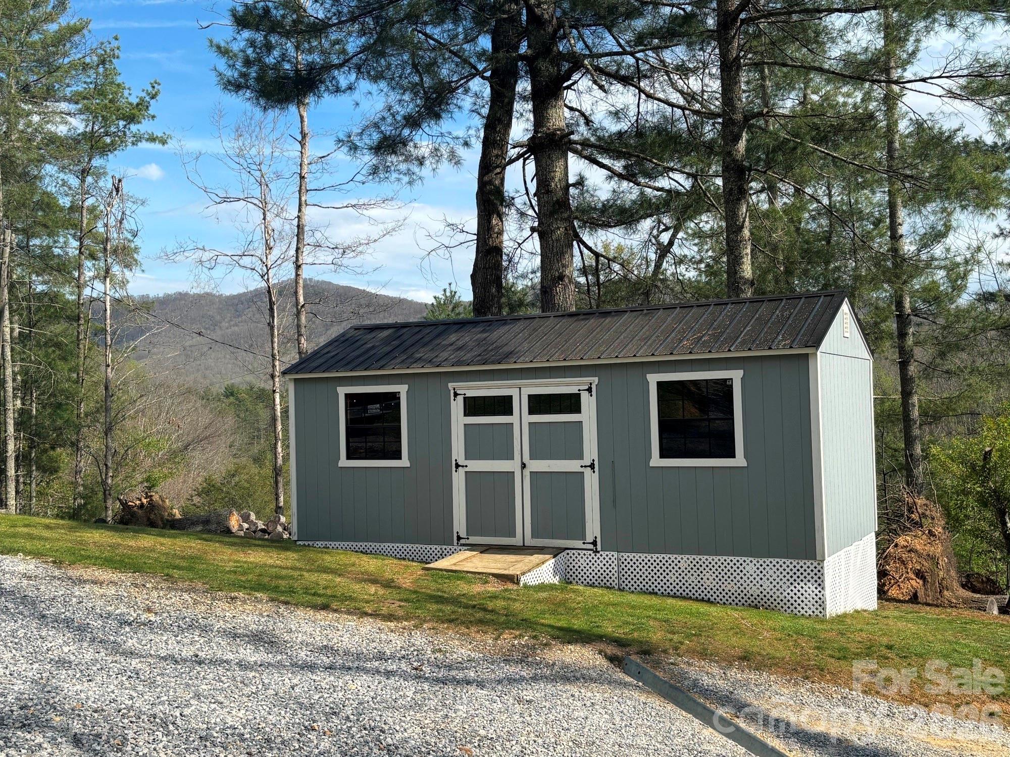 493 Franklintown Road — Spruce Pine