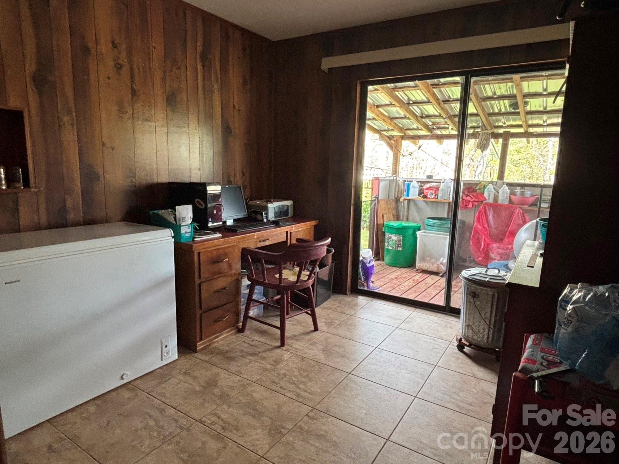 493 Franklintown Road — Spruce Pine