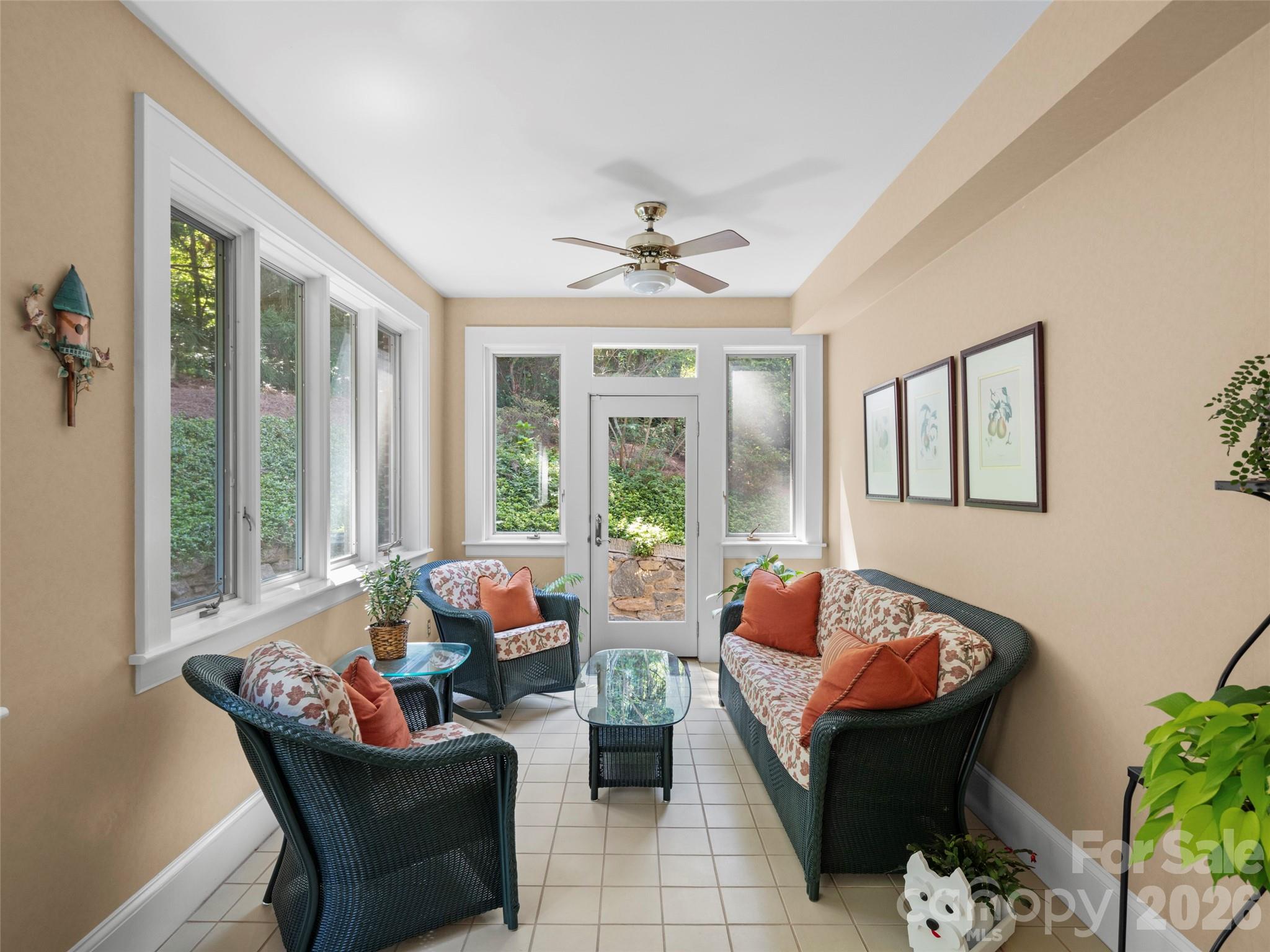 19 Blackwood Road — Asheville