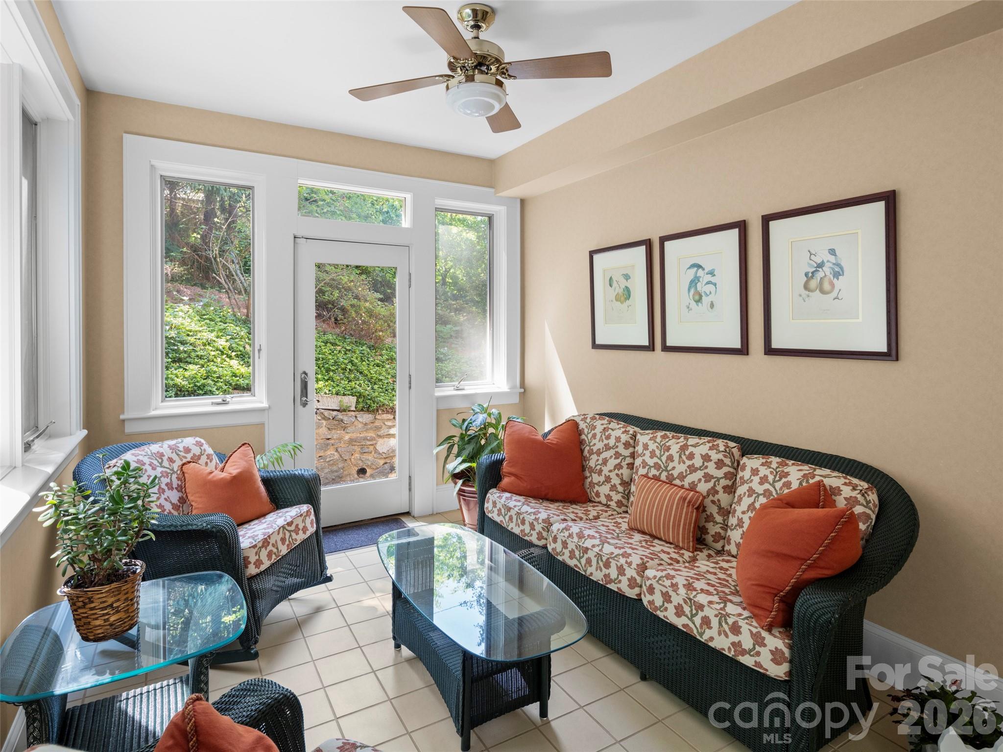 19 Blackwood Road — Asheville