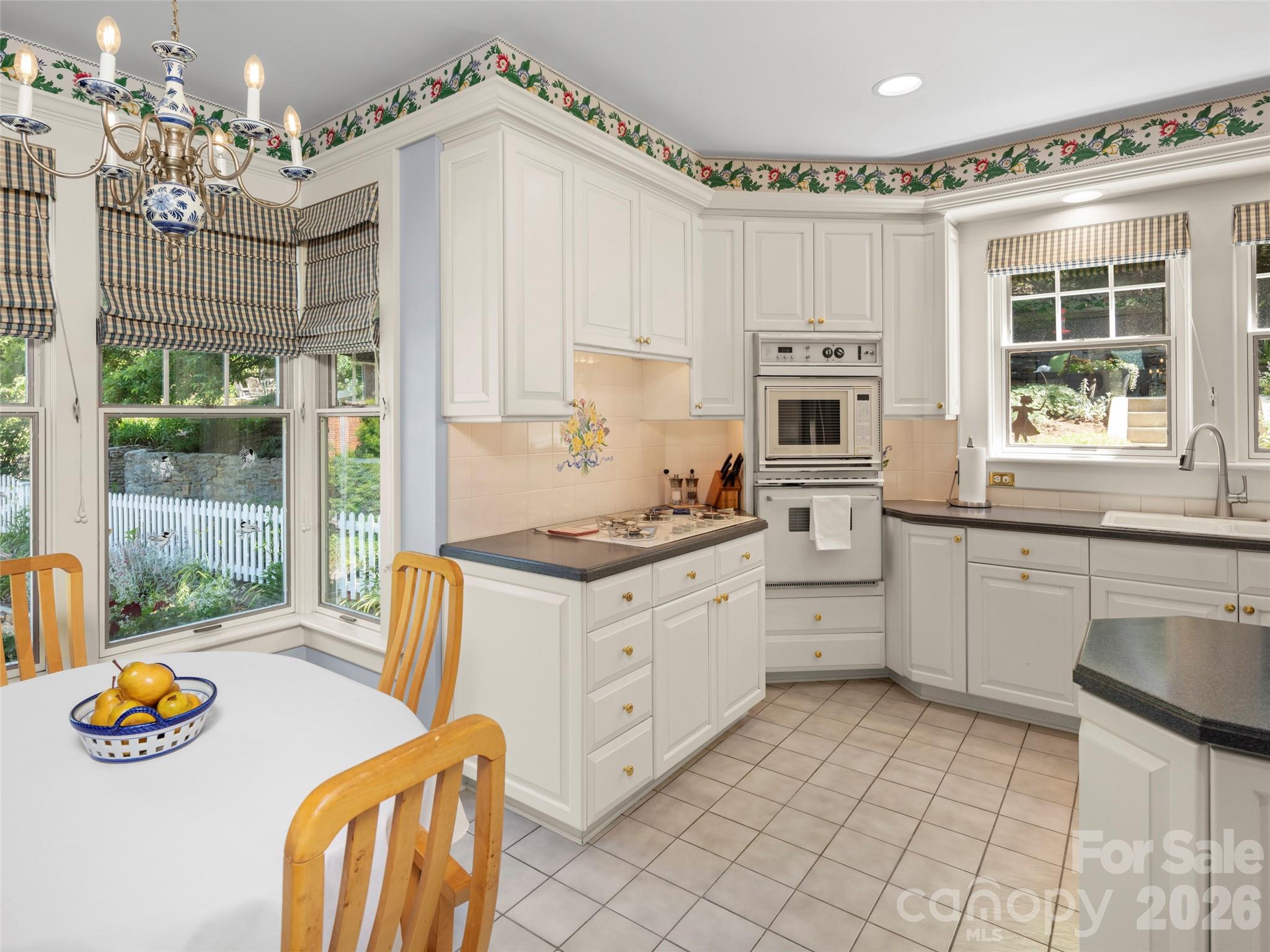 19 Blackwood Road — Asheville