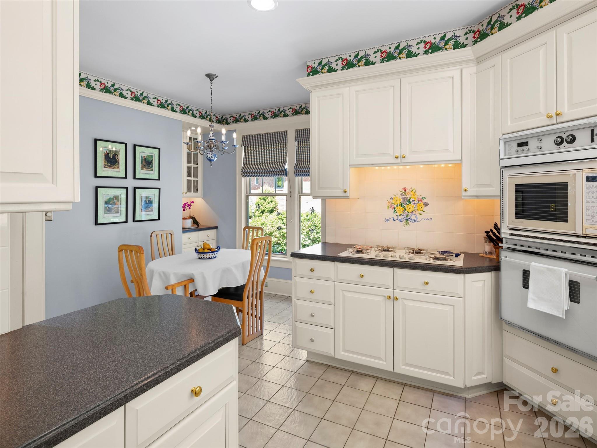 19 Blackwood Road — Asheville