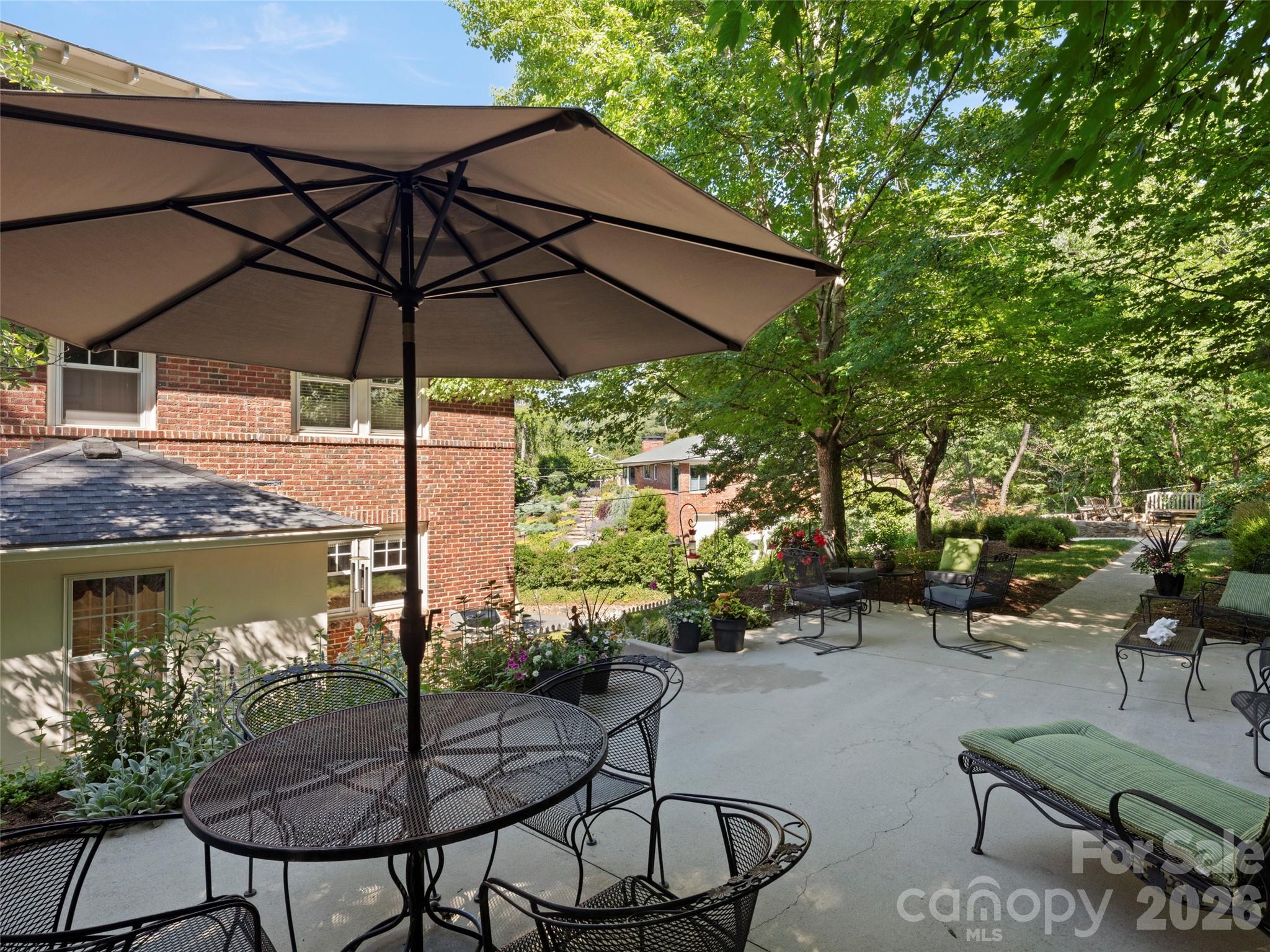 19 Blackwood Road — Asheville