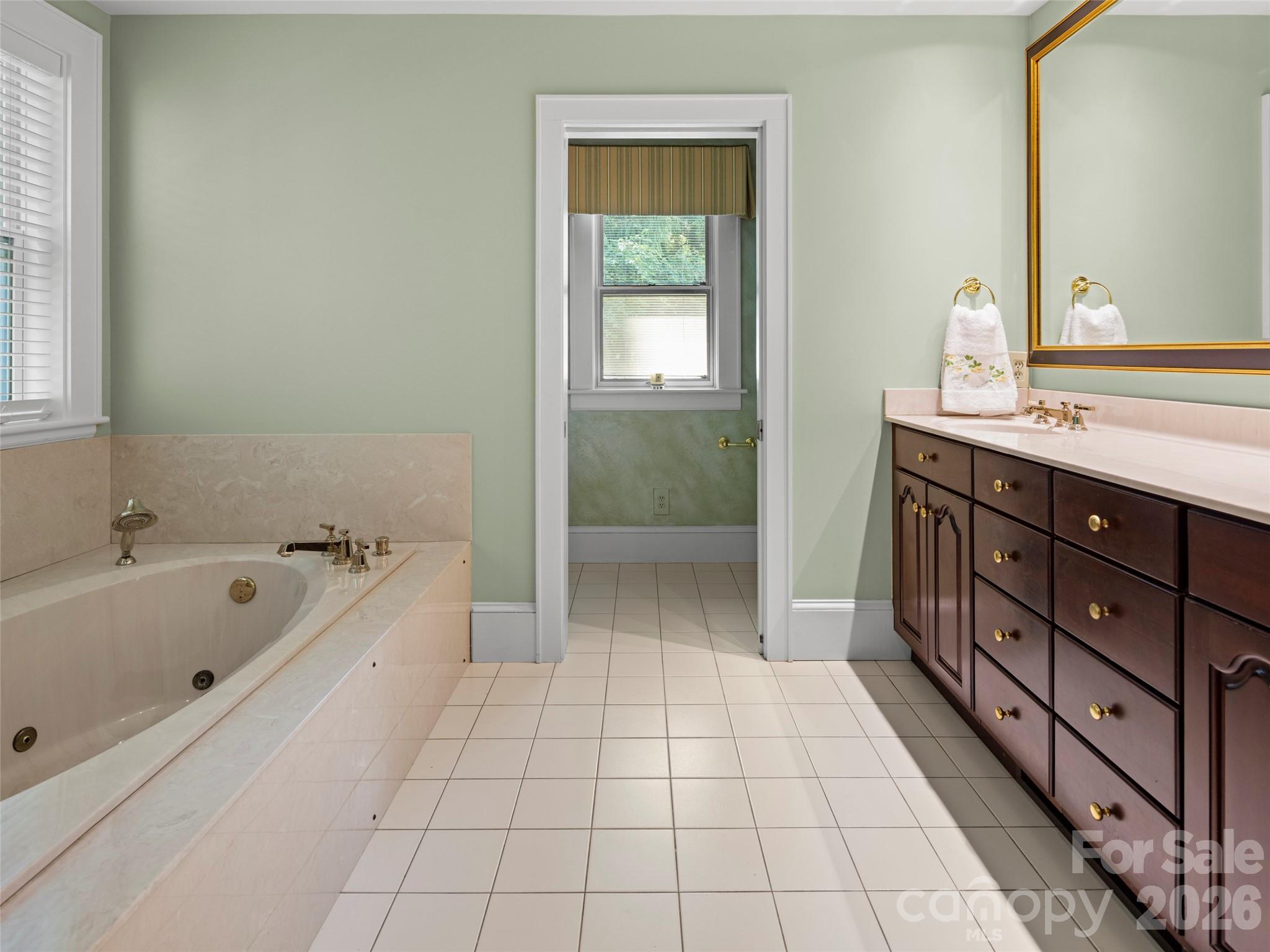 19 Blackwood Road — Asheville