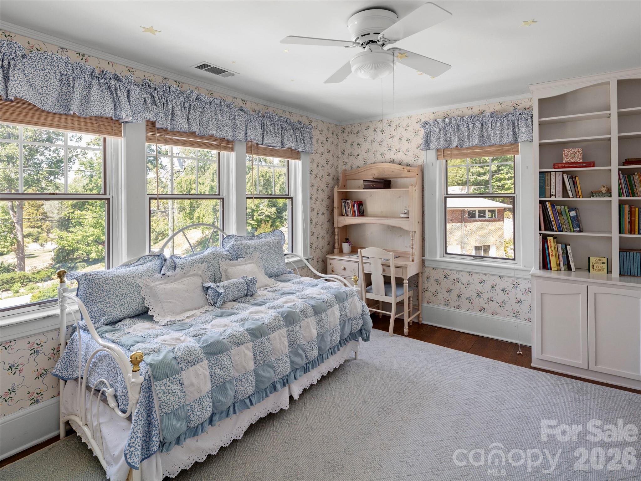 19 Blackwood Road — Asheville