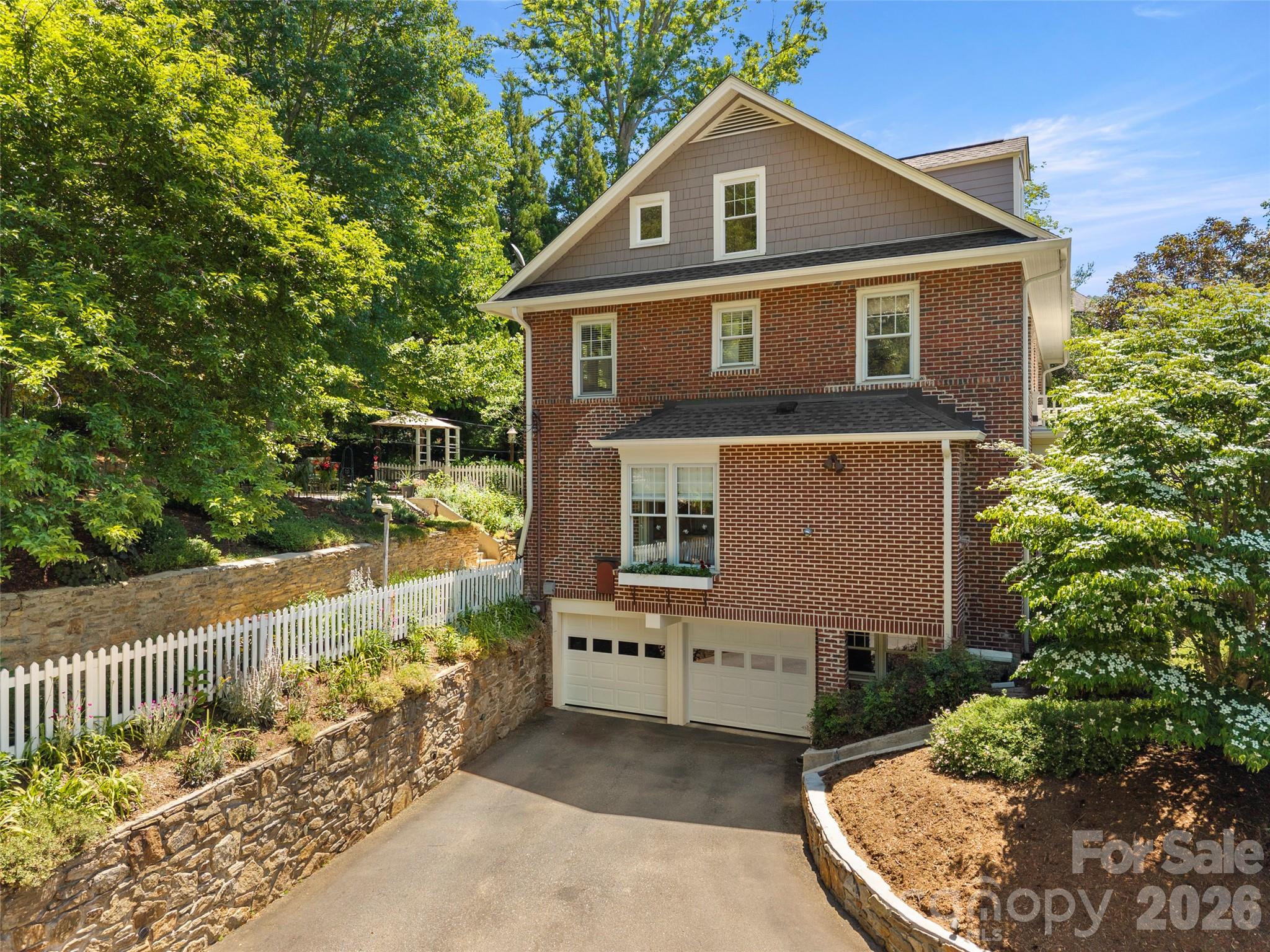 19 Blackwood Road — Asheville