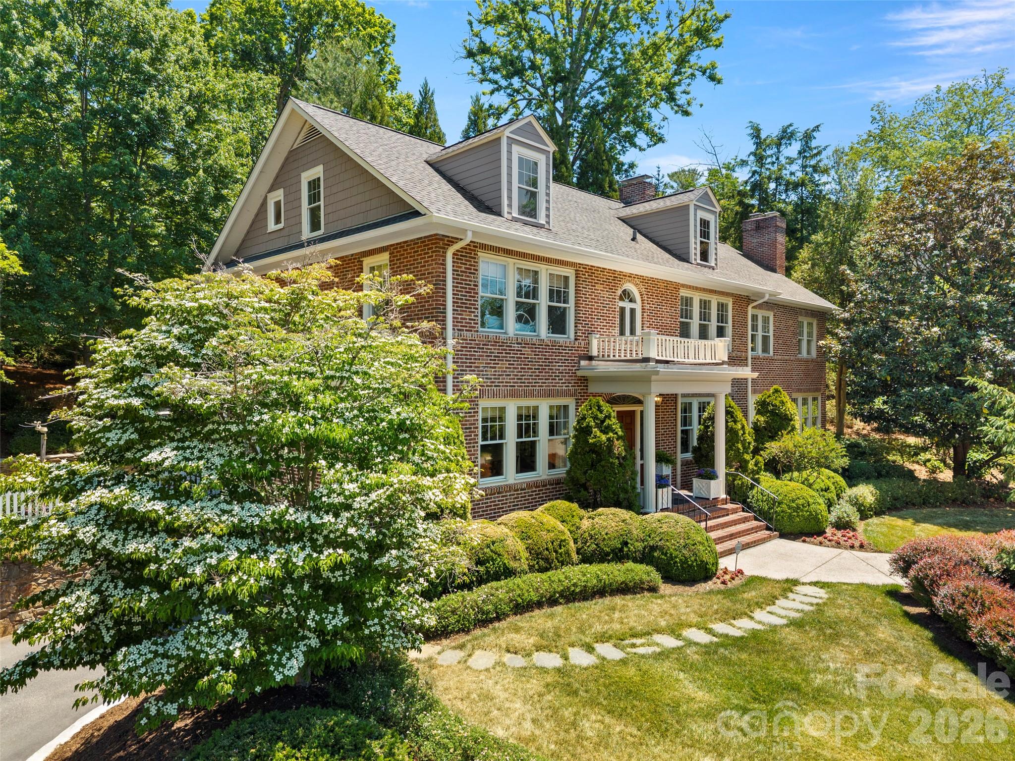 19 Blackwood Road — Asheville