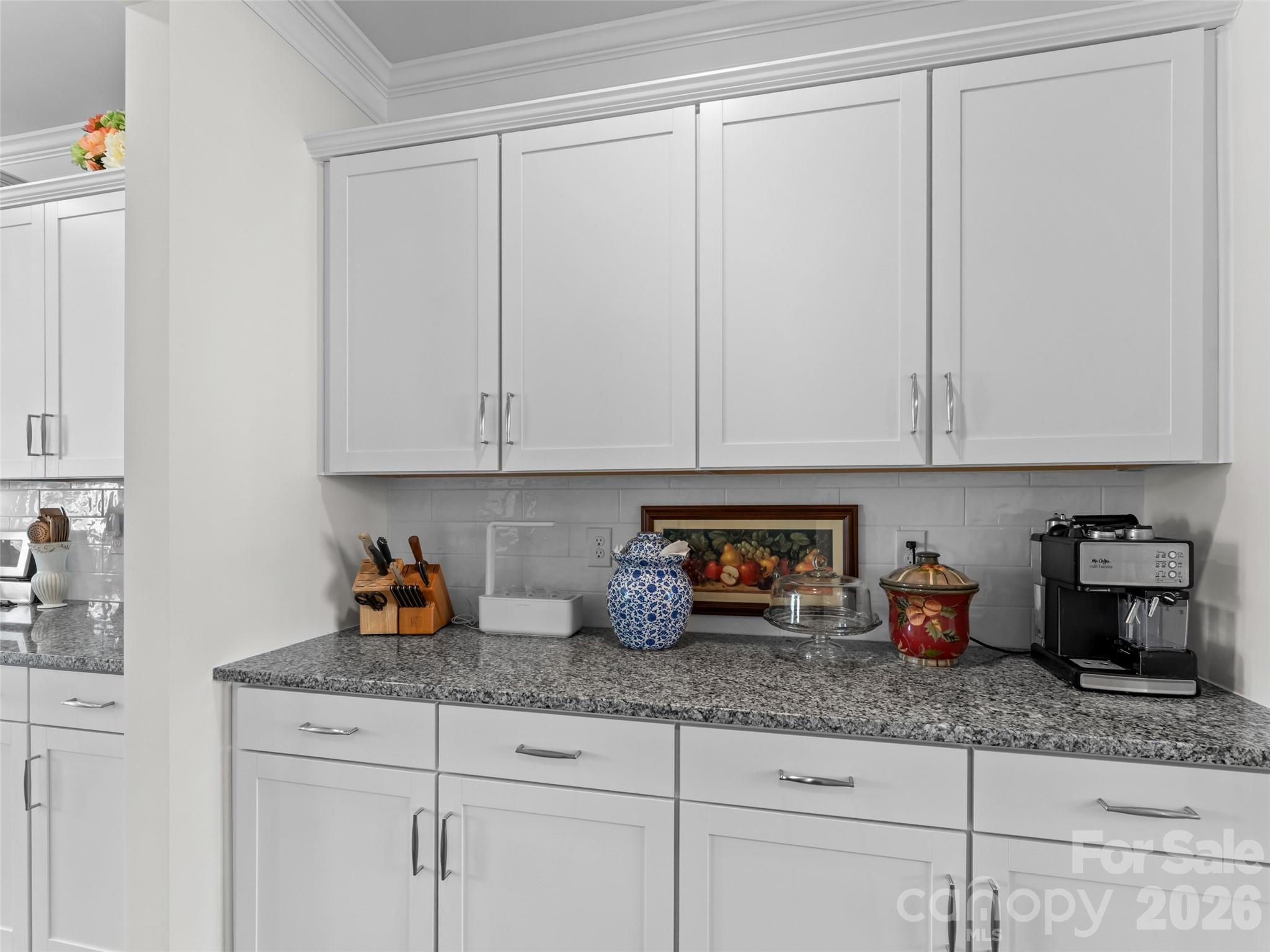 108 Thornberry Road — Hendersonville
