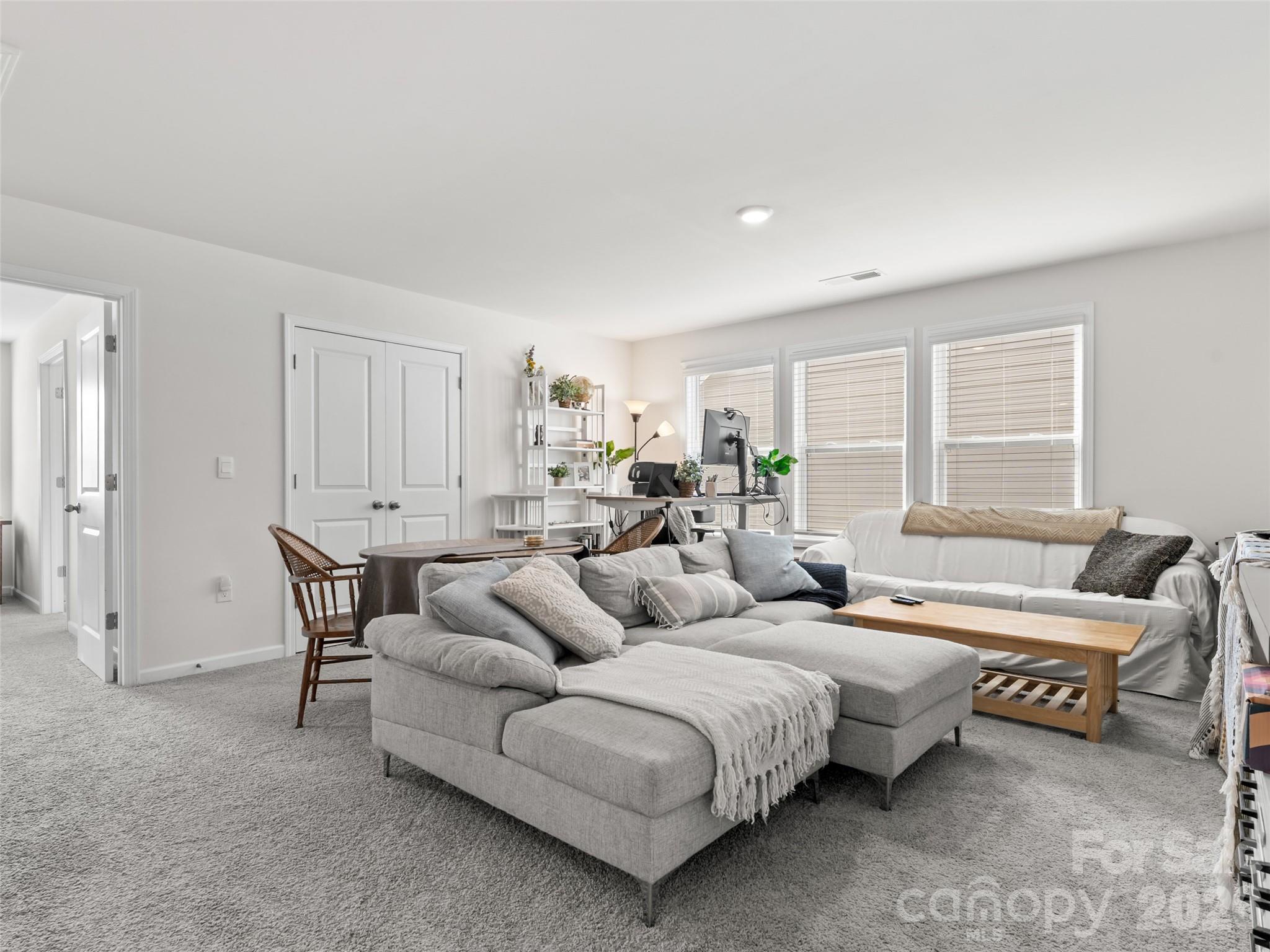 108 Thornberry Road — Hendersonville