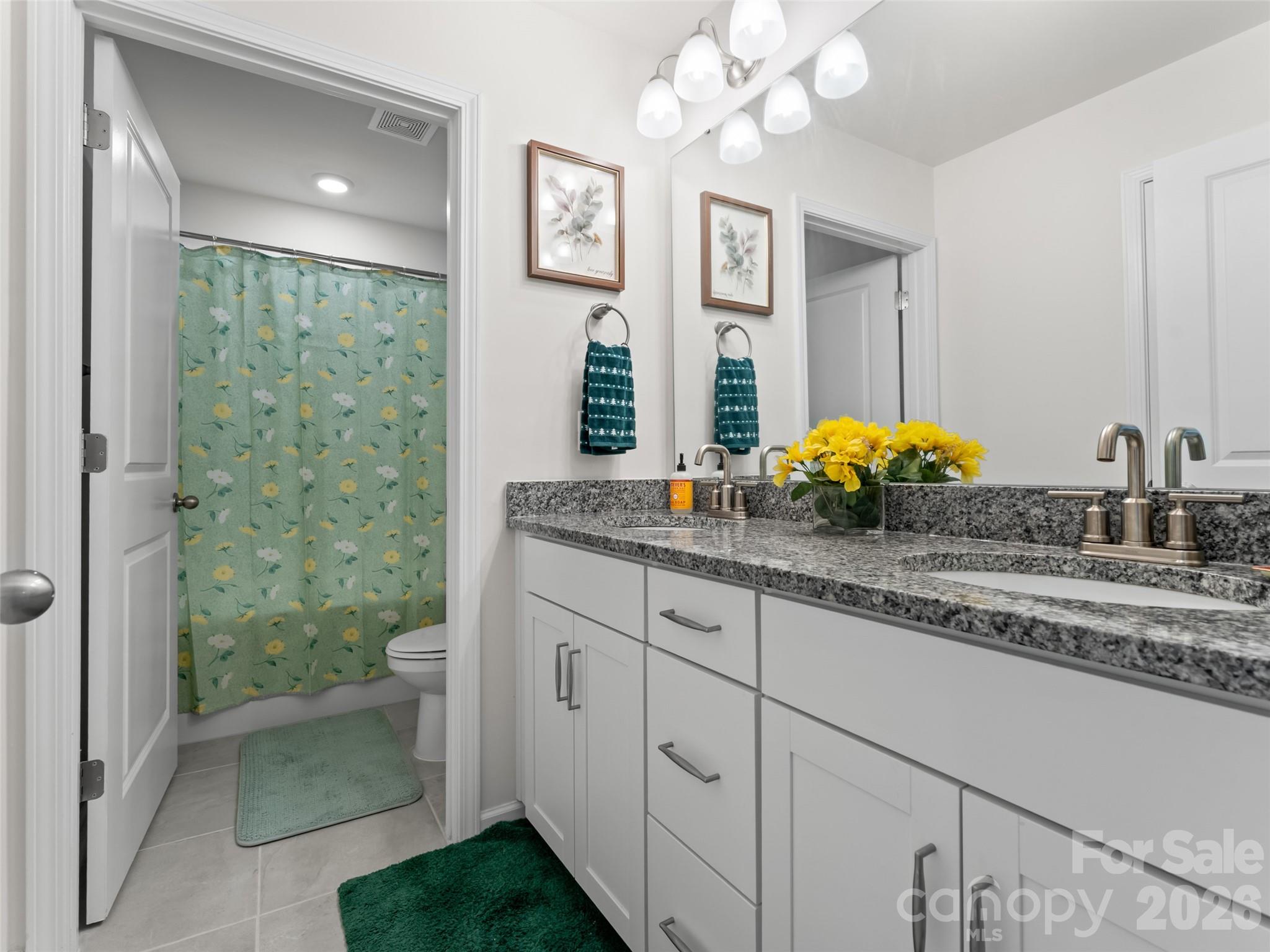 108 Thornberry Road — Hendersonville