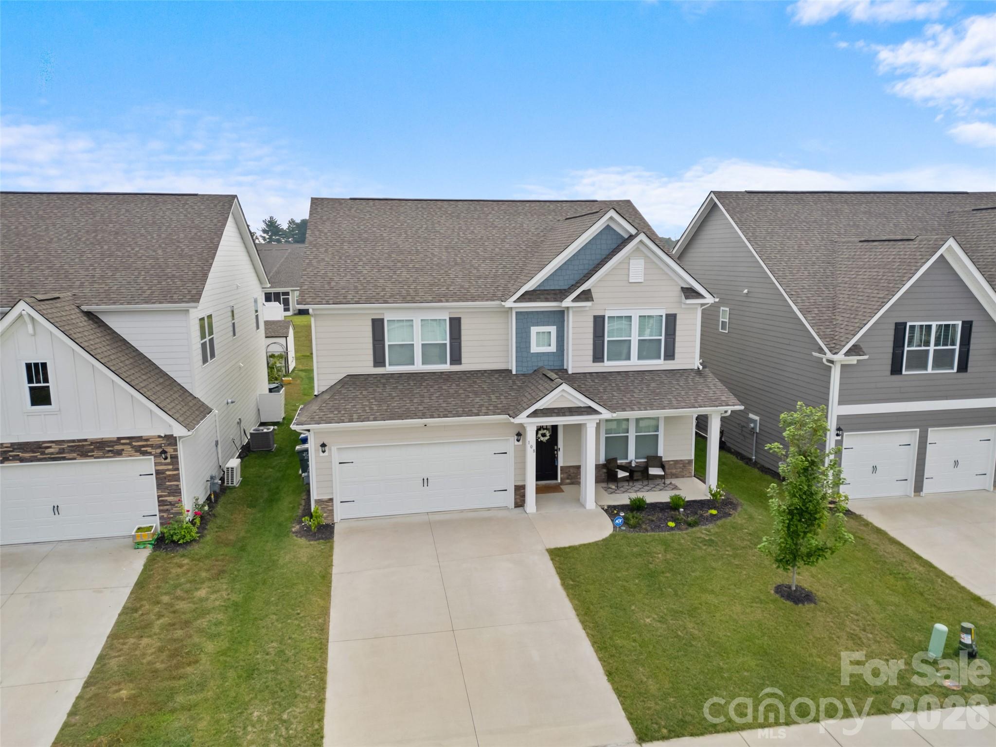 108 Thornberry Road — Hendersonville