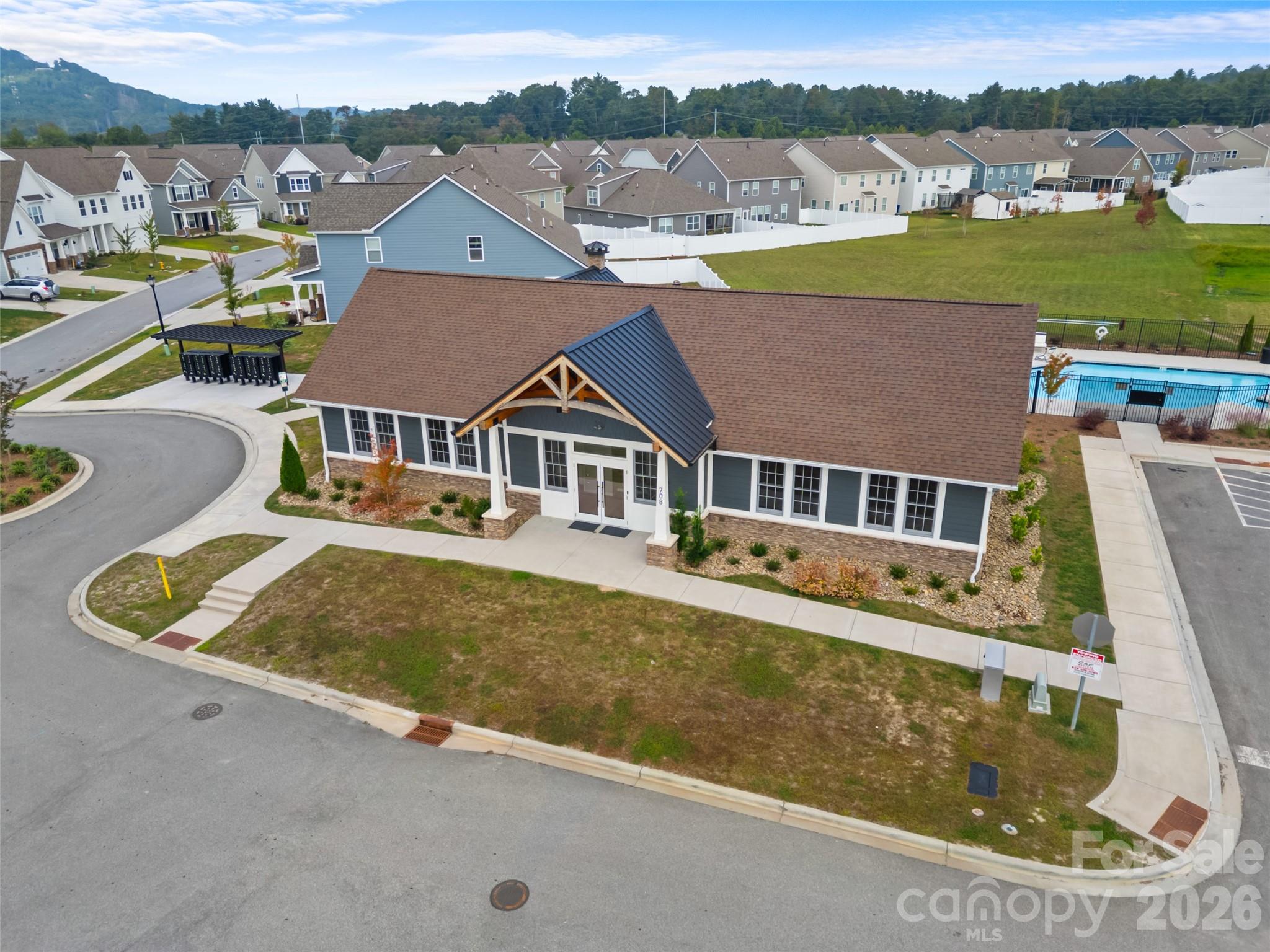 108 Thornberry Road — Hendersonville