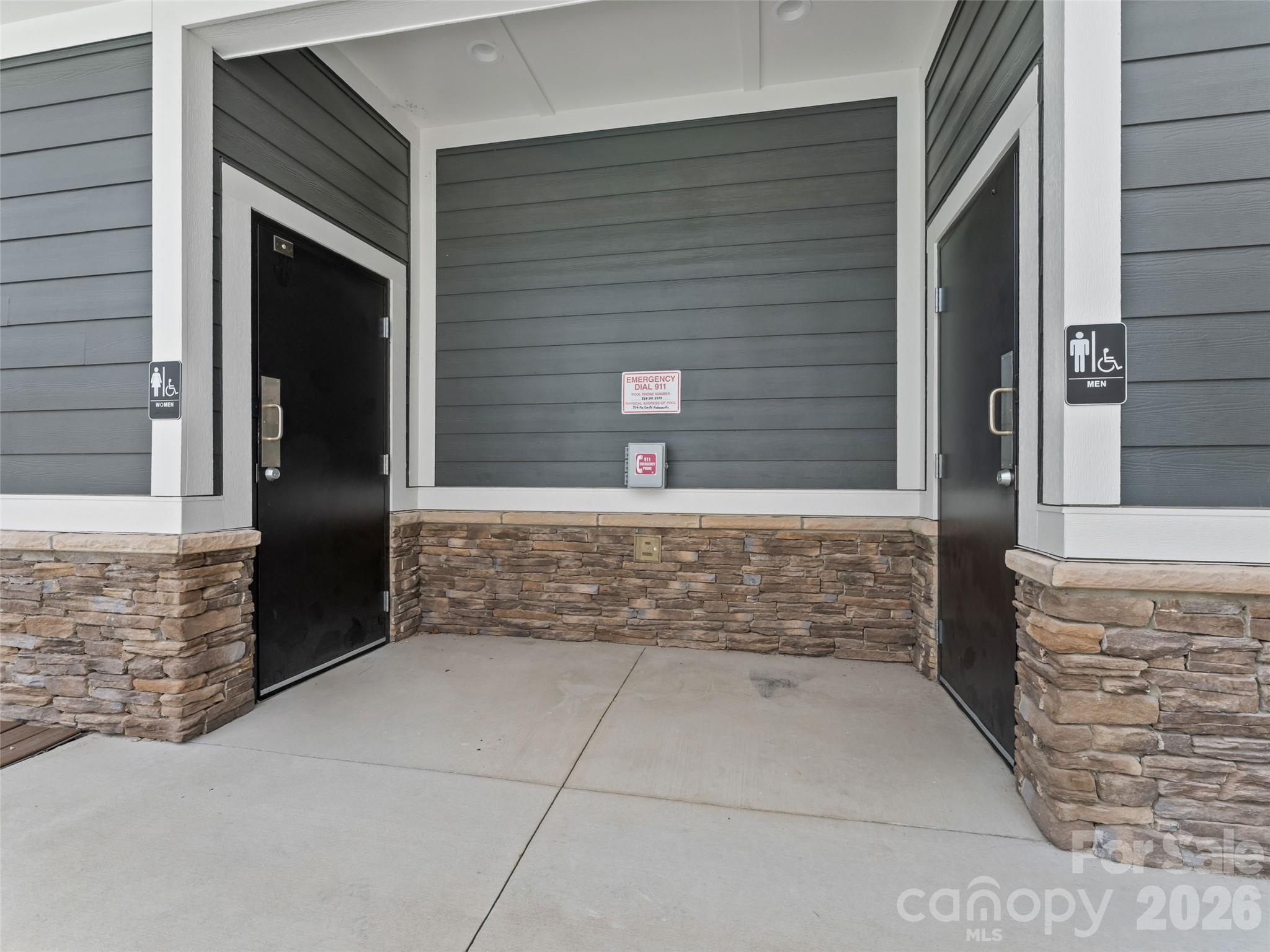 108 Thornberry Road — Hendersonville
