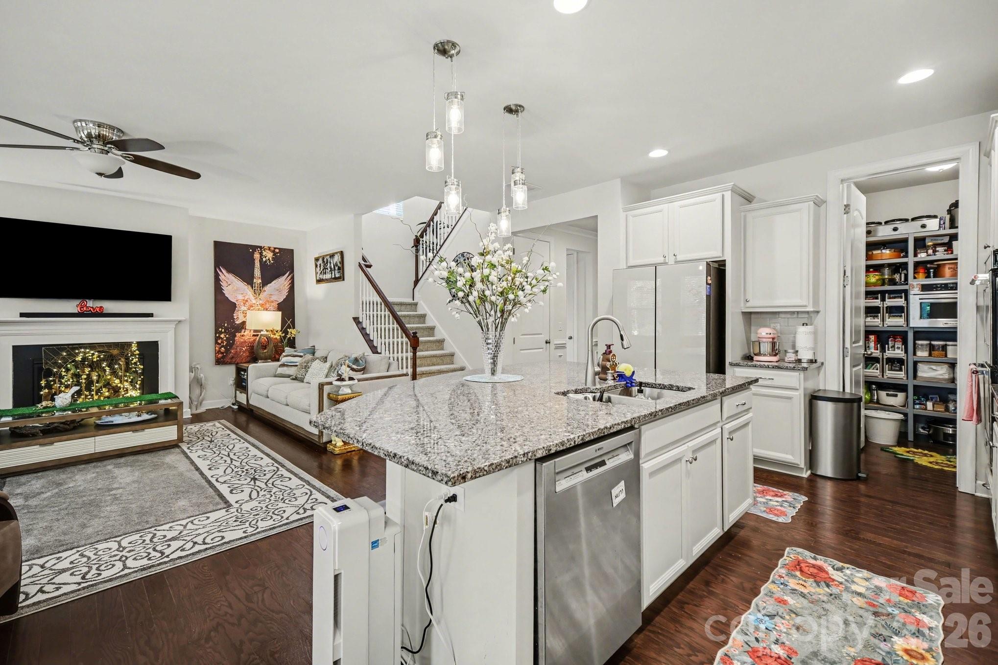 5327 Baker Lane — Clover