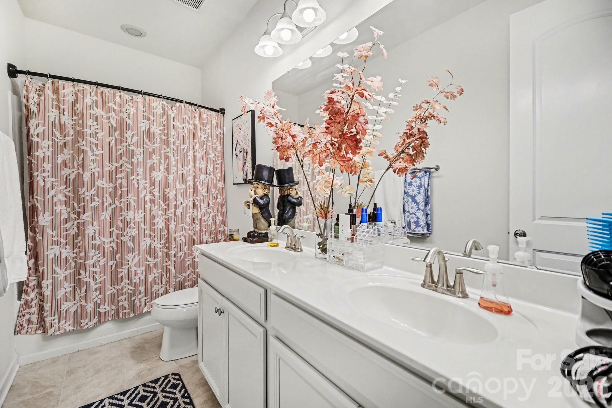 5327 Baker Lane — Clover