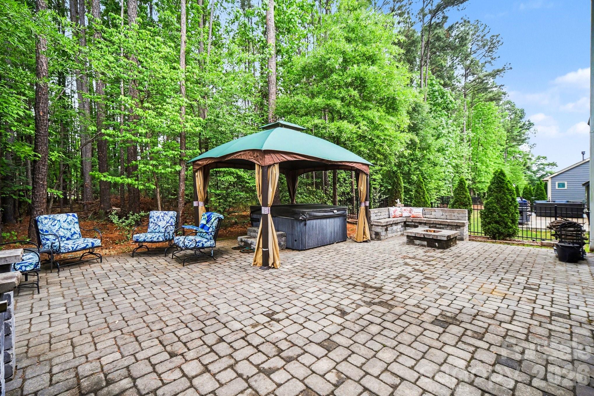 5327 Baker Lane — Clover