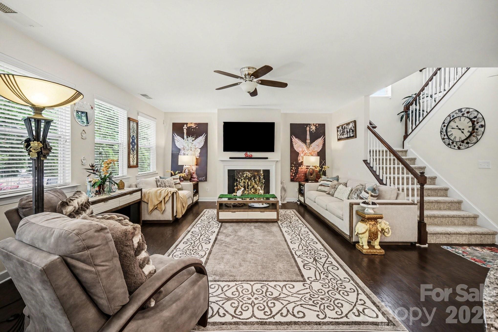 5327 Baker Lane — Clover