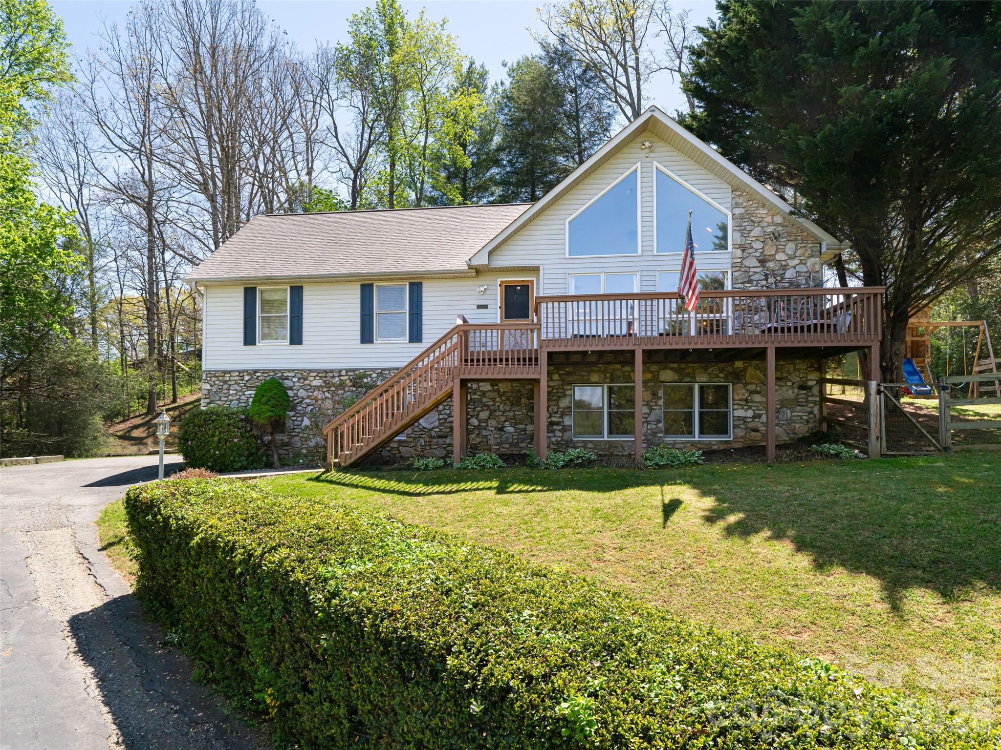 15 Tiffany Lane — Asheville