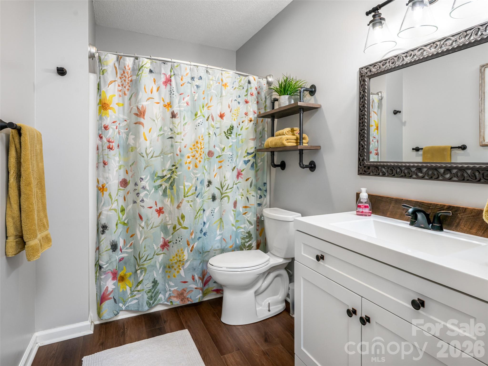 15 Tiffany Lane — Asheville