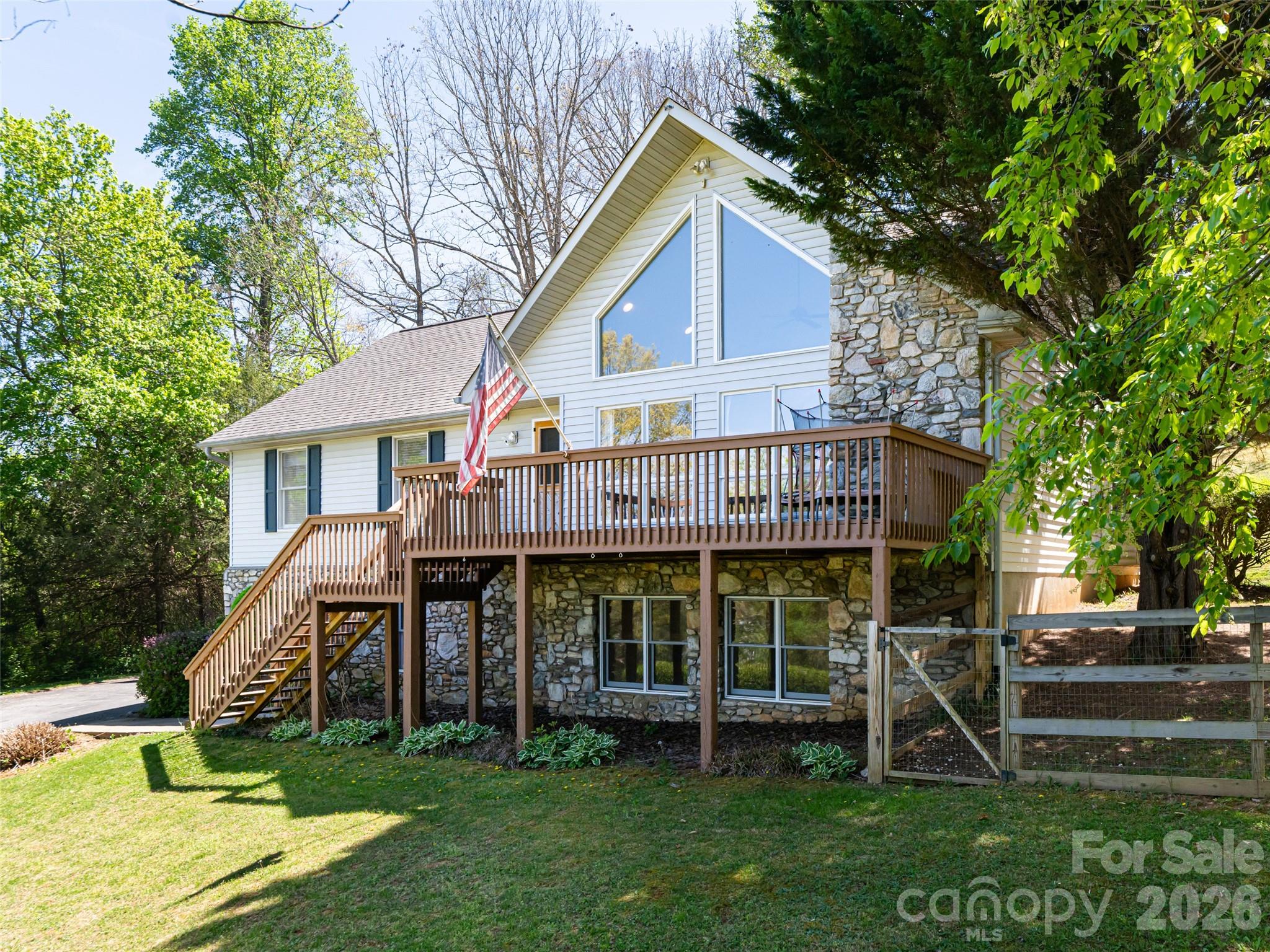 15 Tiffany Lane — Asheville