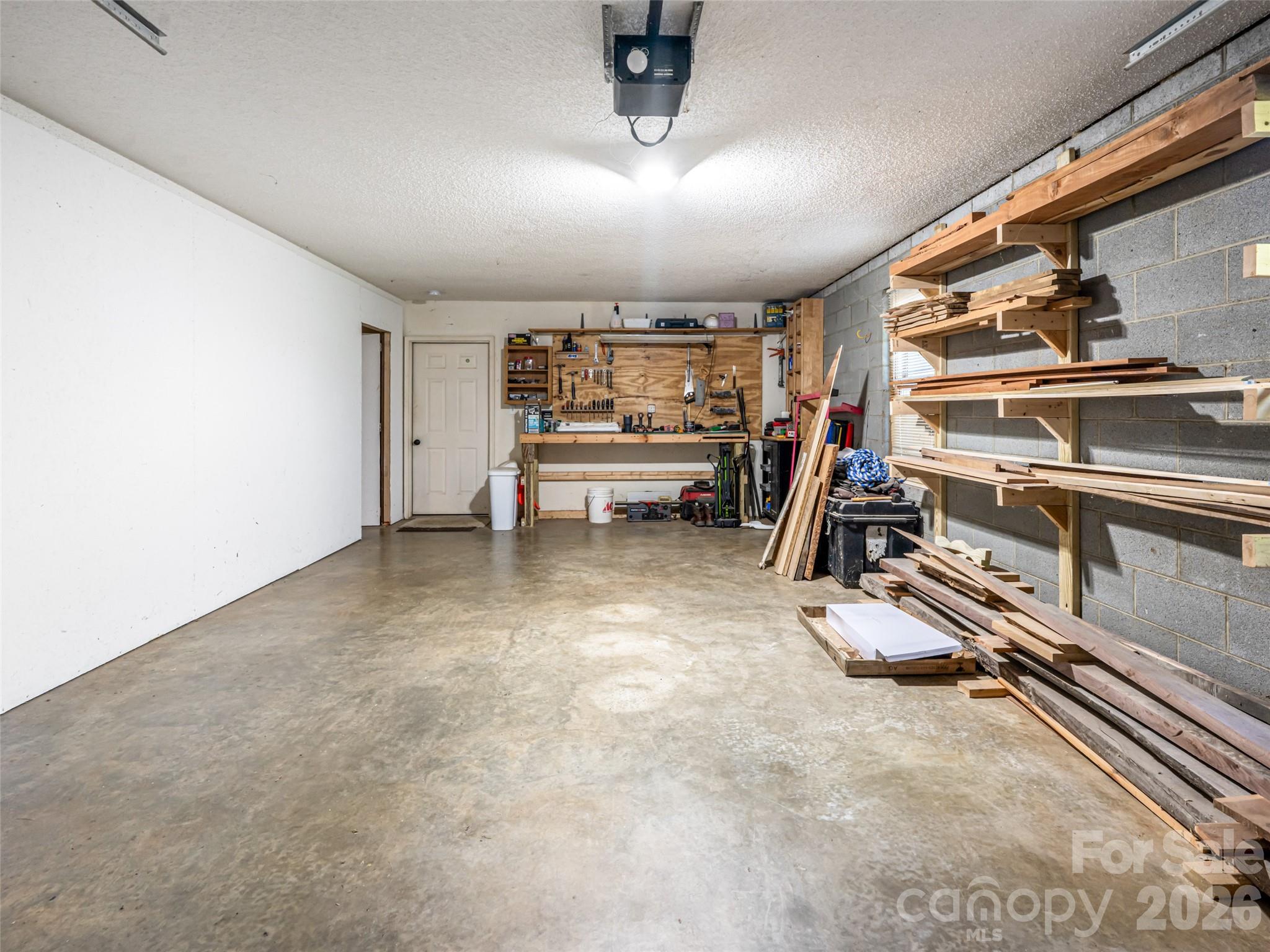 15 Tiffany Lane — Asheville