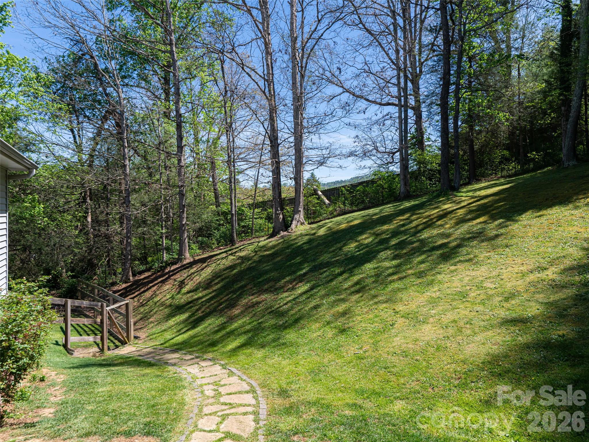 15 Tiffany Lane — Asheville