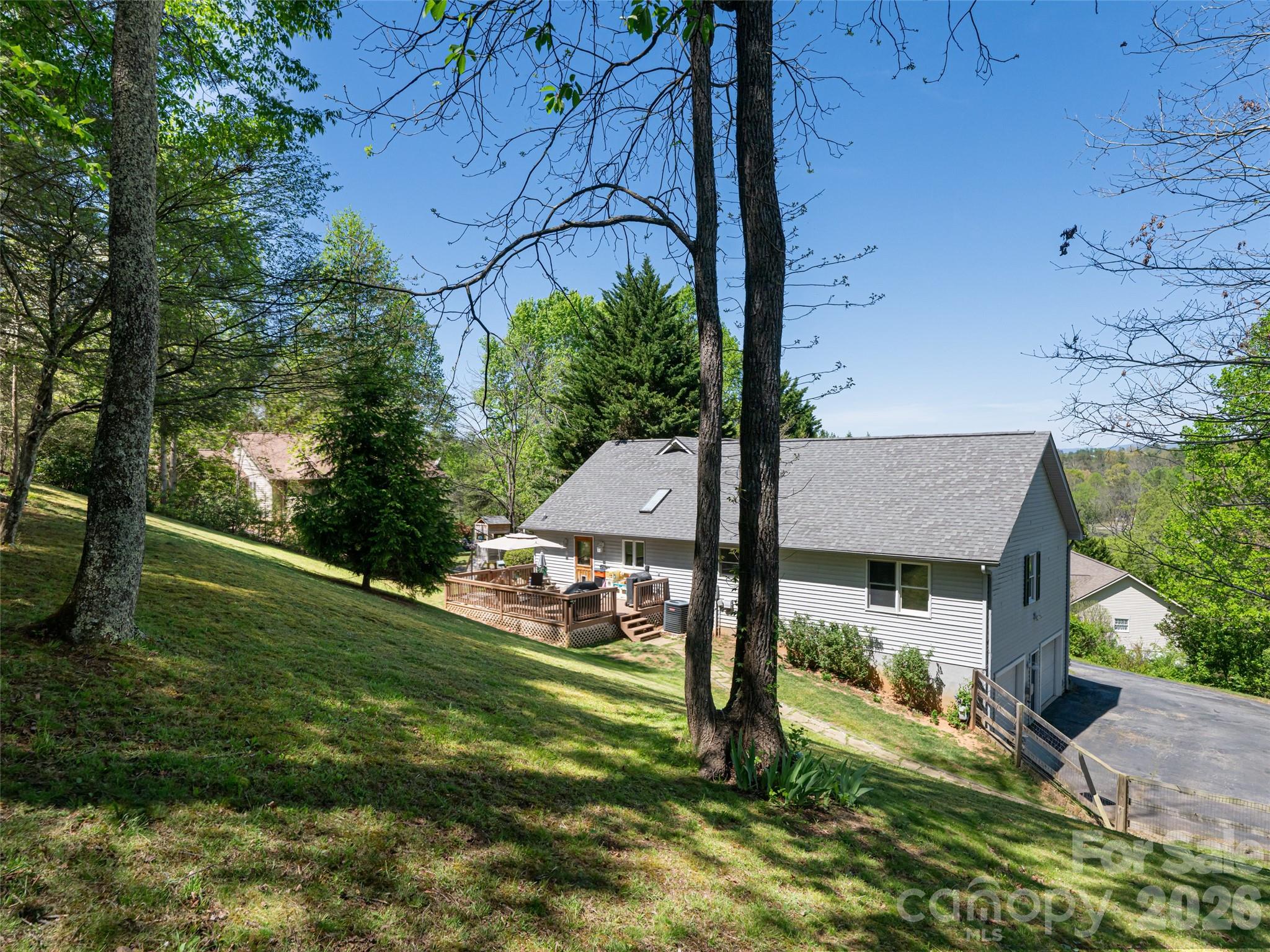 15 Tiffany Lane — Asheville