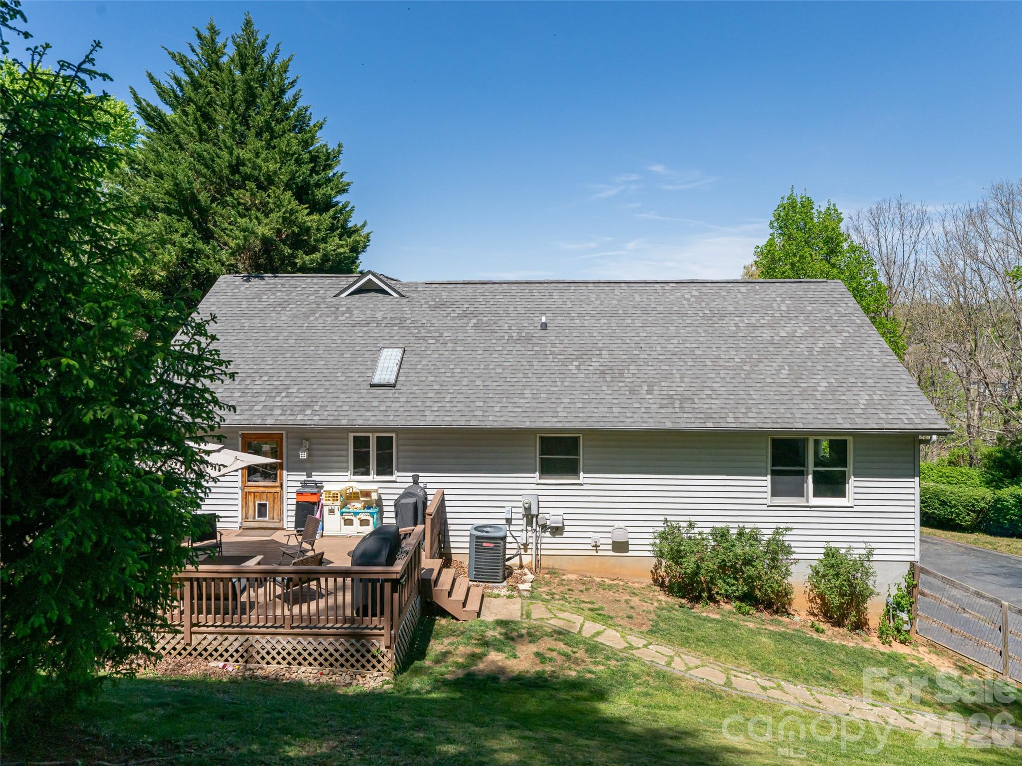 15 Tiffany Lane — Asheville