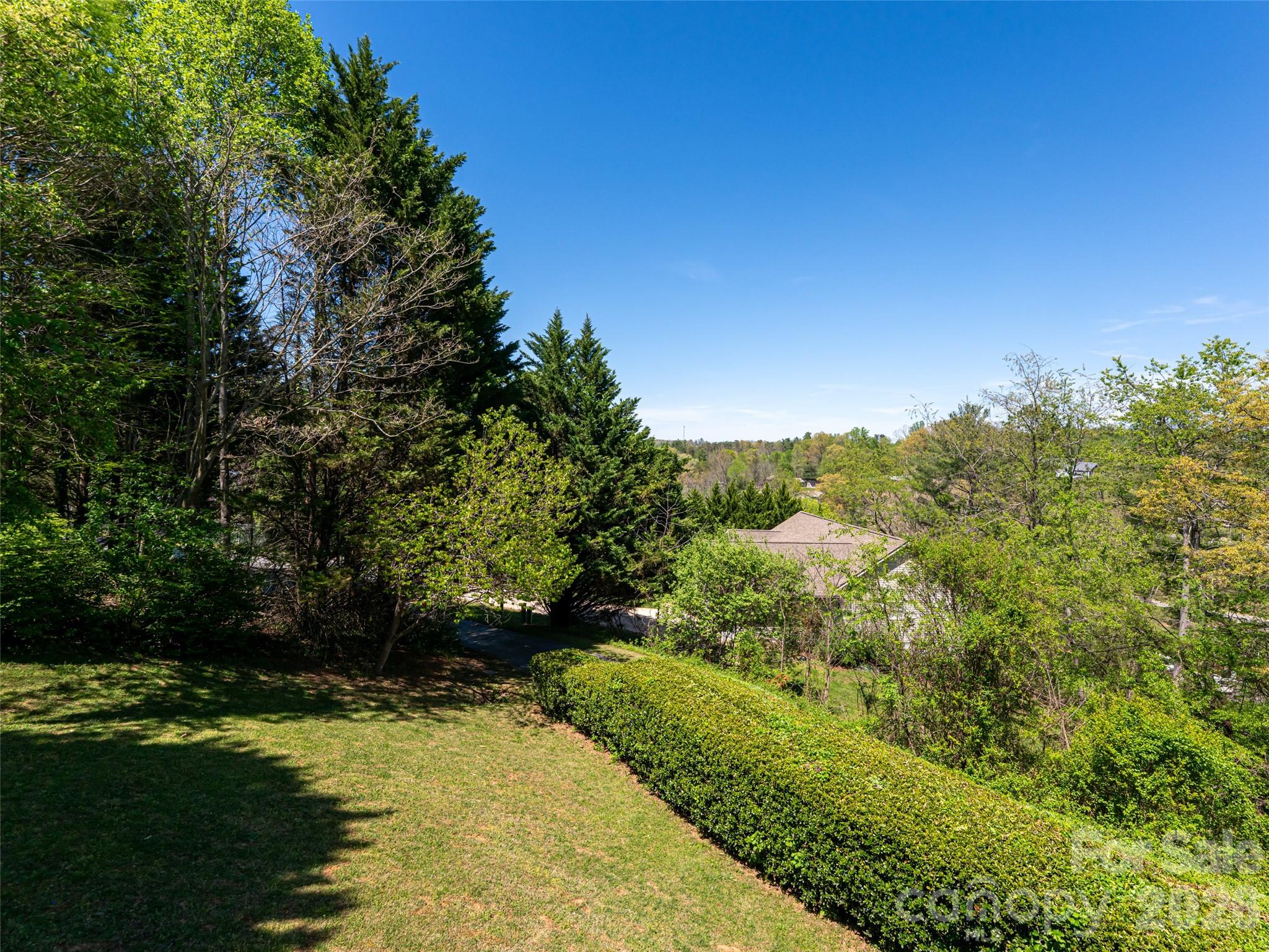 15 Tiffany Lane — Asheville