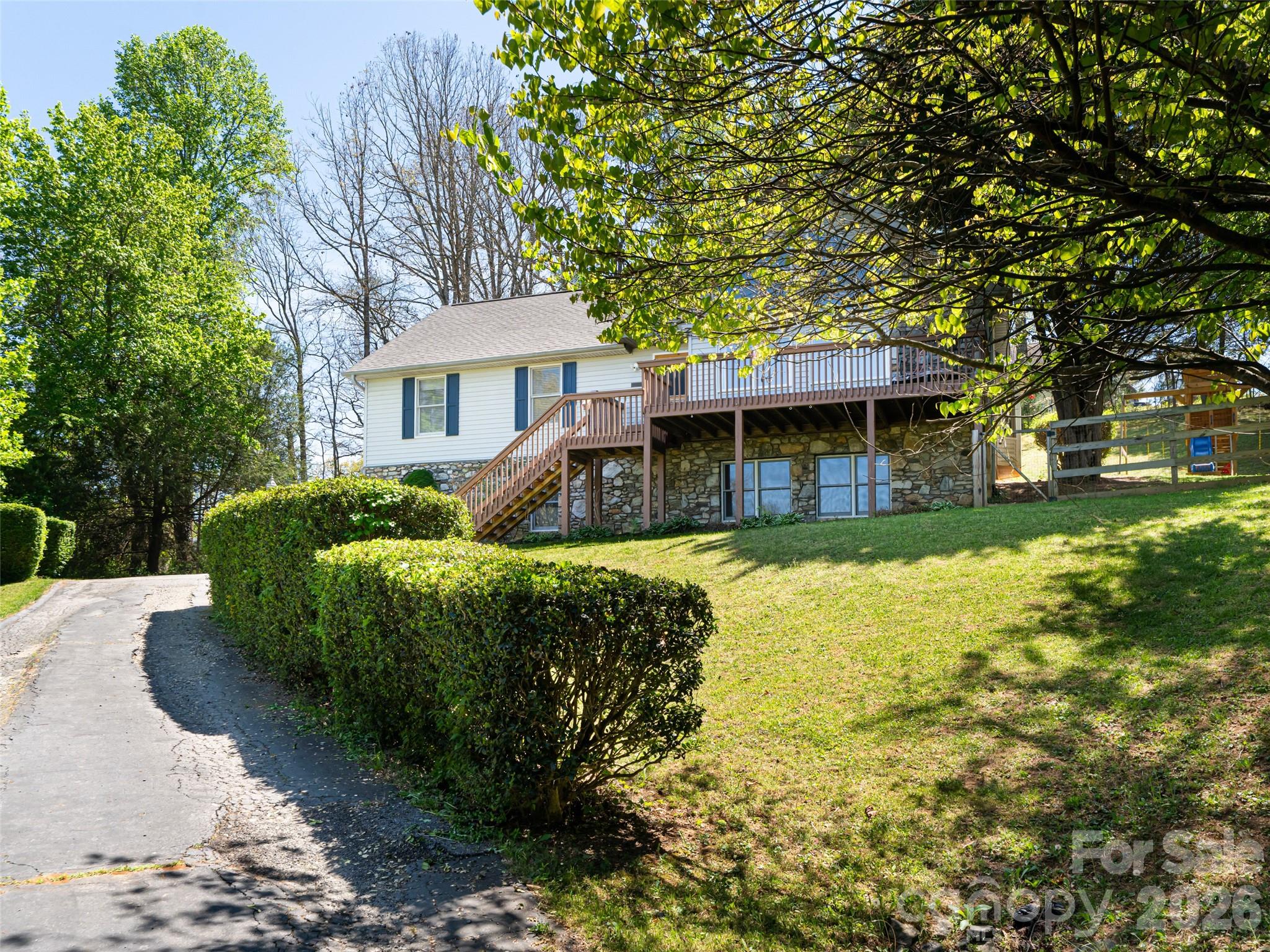 15 Tiffany Lane — Asheville