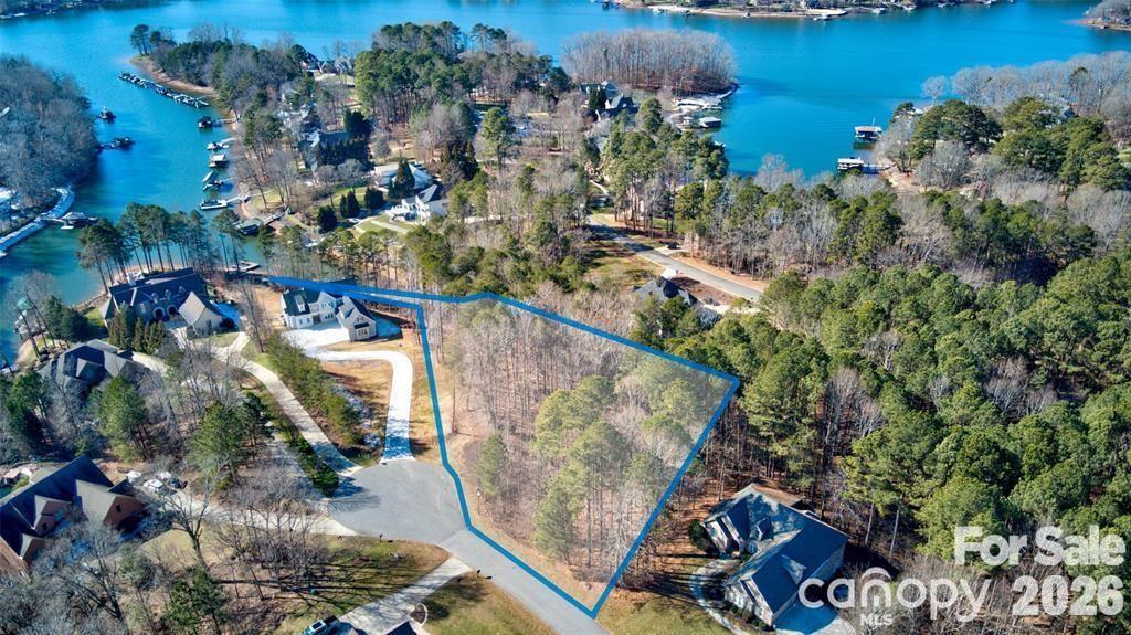 152 Fox Hunt Drive — Mooresville