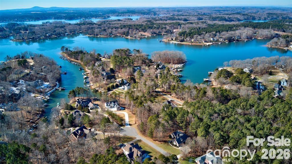 152 Fox Hunt Drive — Mooresville