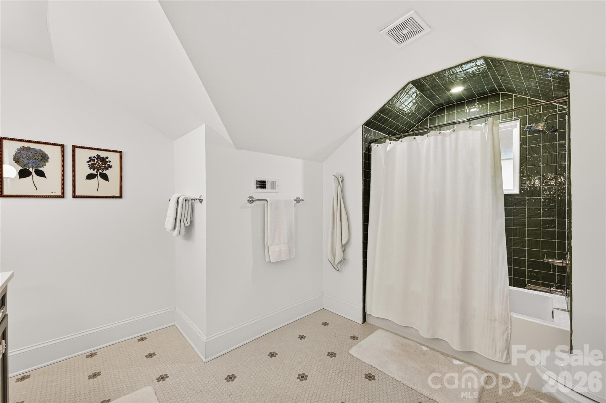 828 E Worthington Avenue — Charlotte