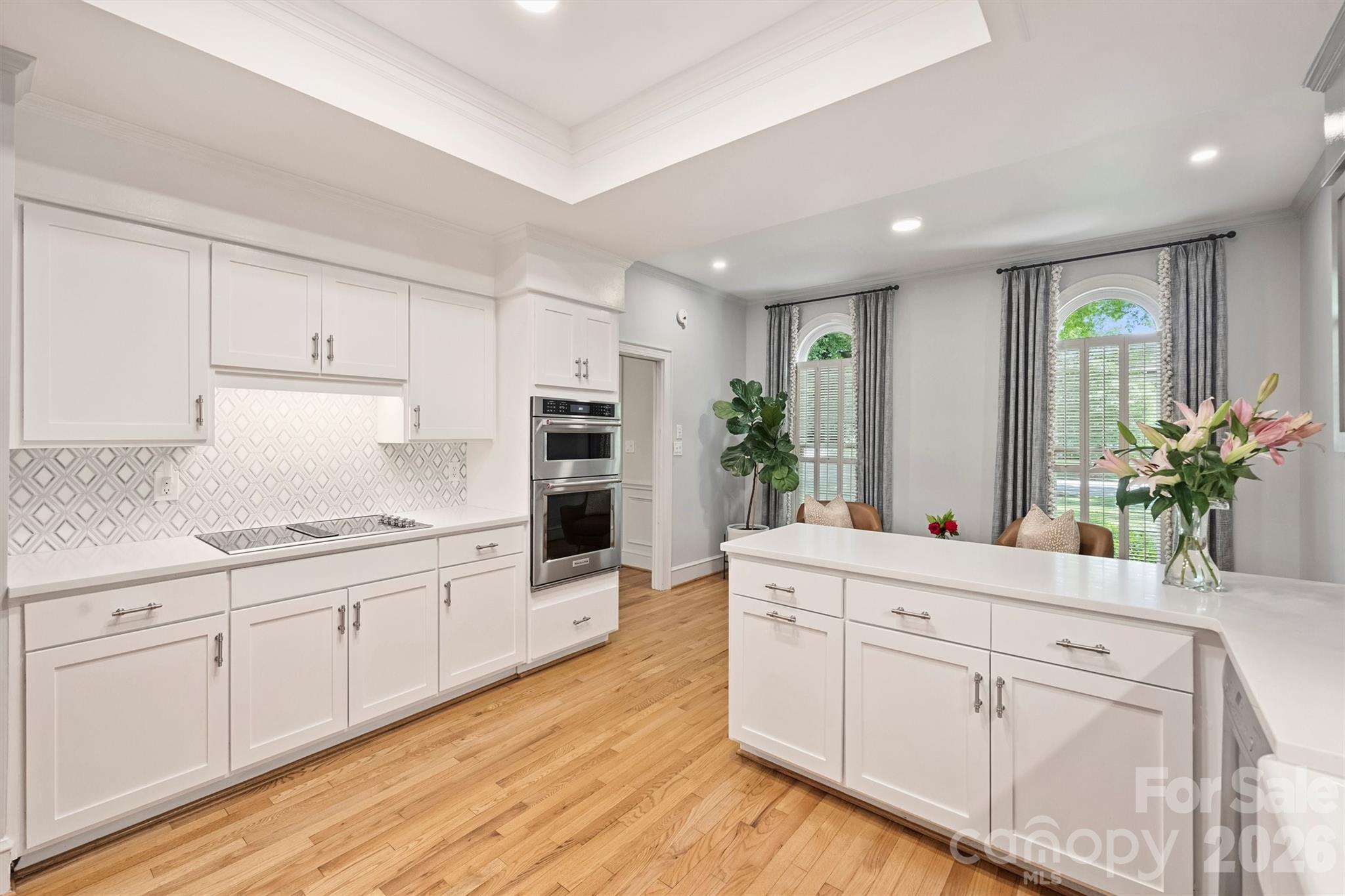 2320 Selwyn Avenue — Charlotte