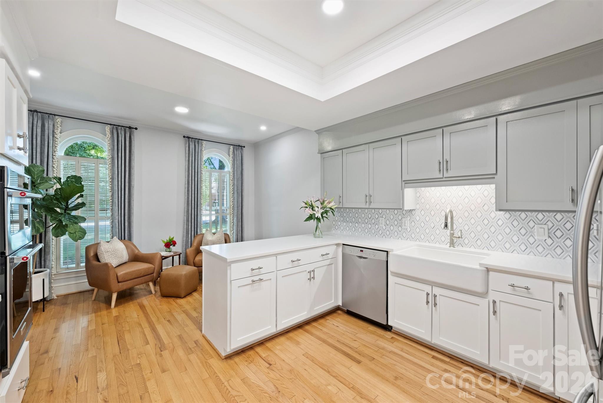 2320 Selwyn Avenue — Charlotte