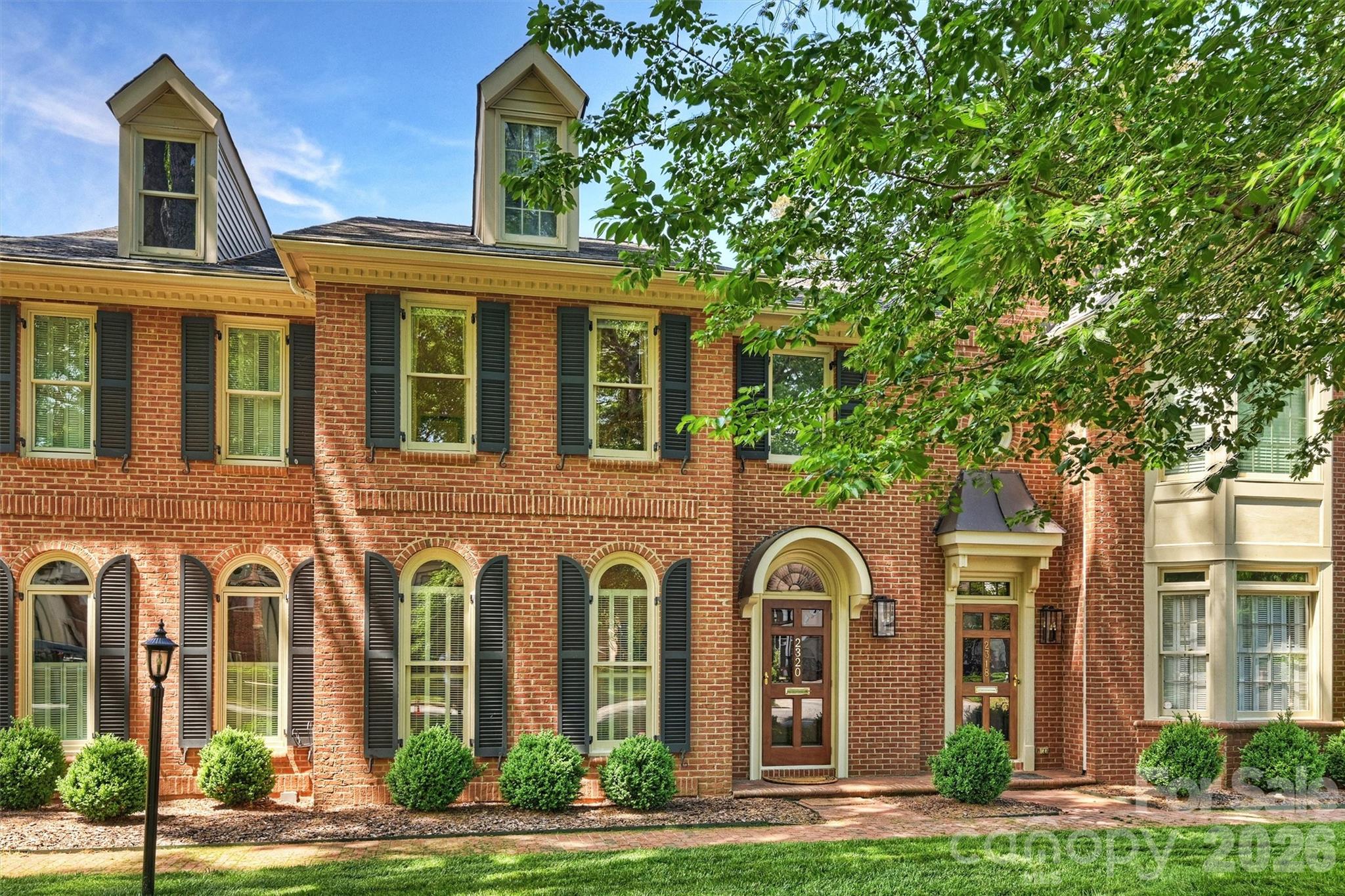 2320 Selwyn Avenue — Charlotte