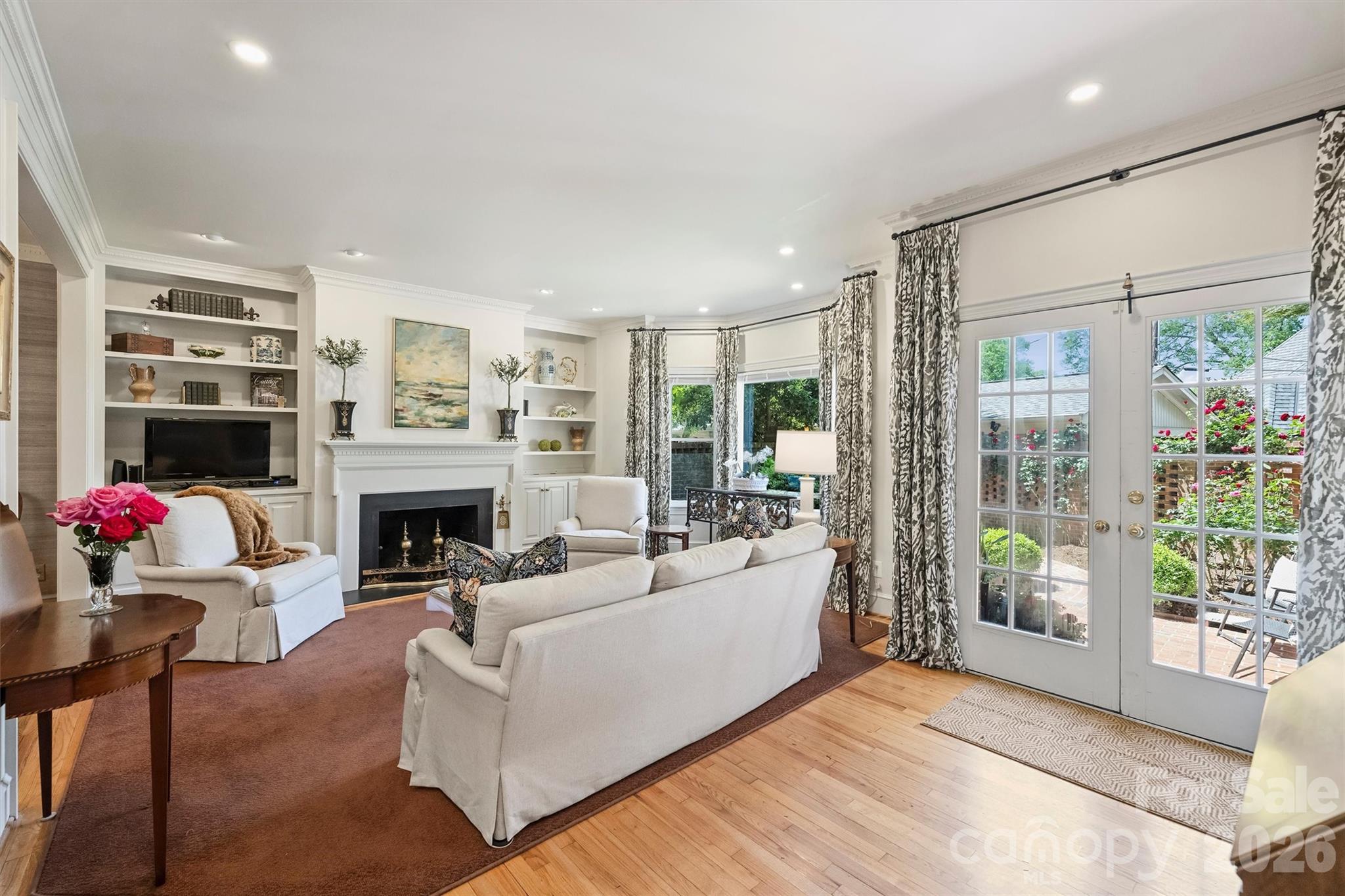 2320 Selwyn Avenue — Charlotte