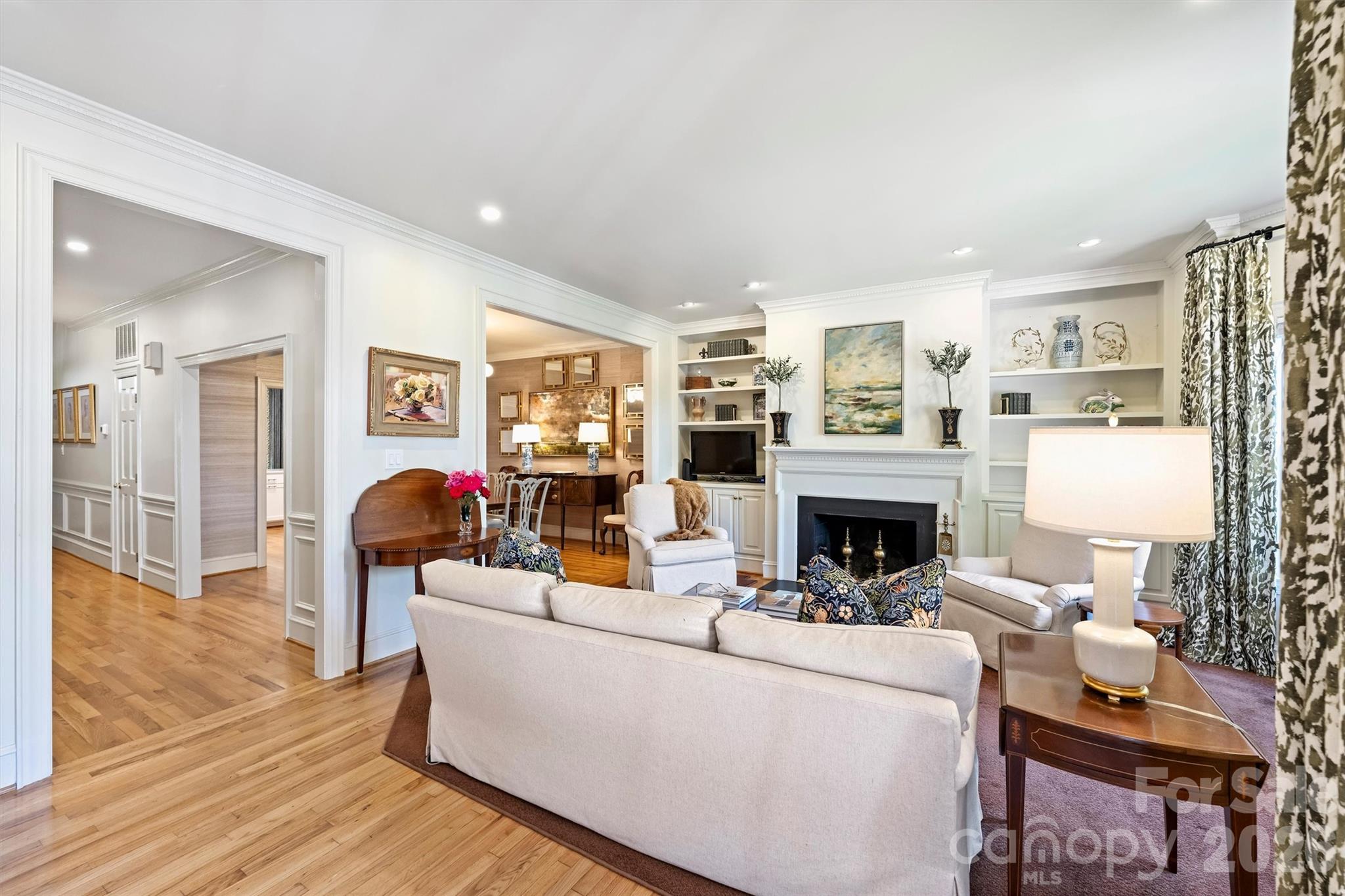 2320 Selwyn Avenue — Charlotte