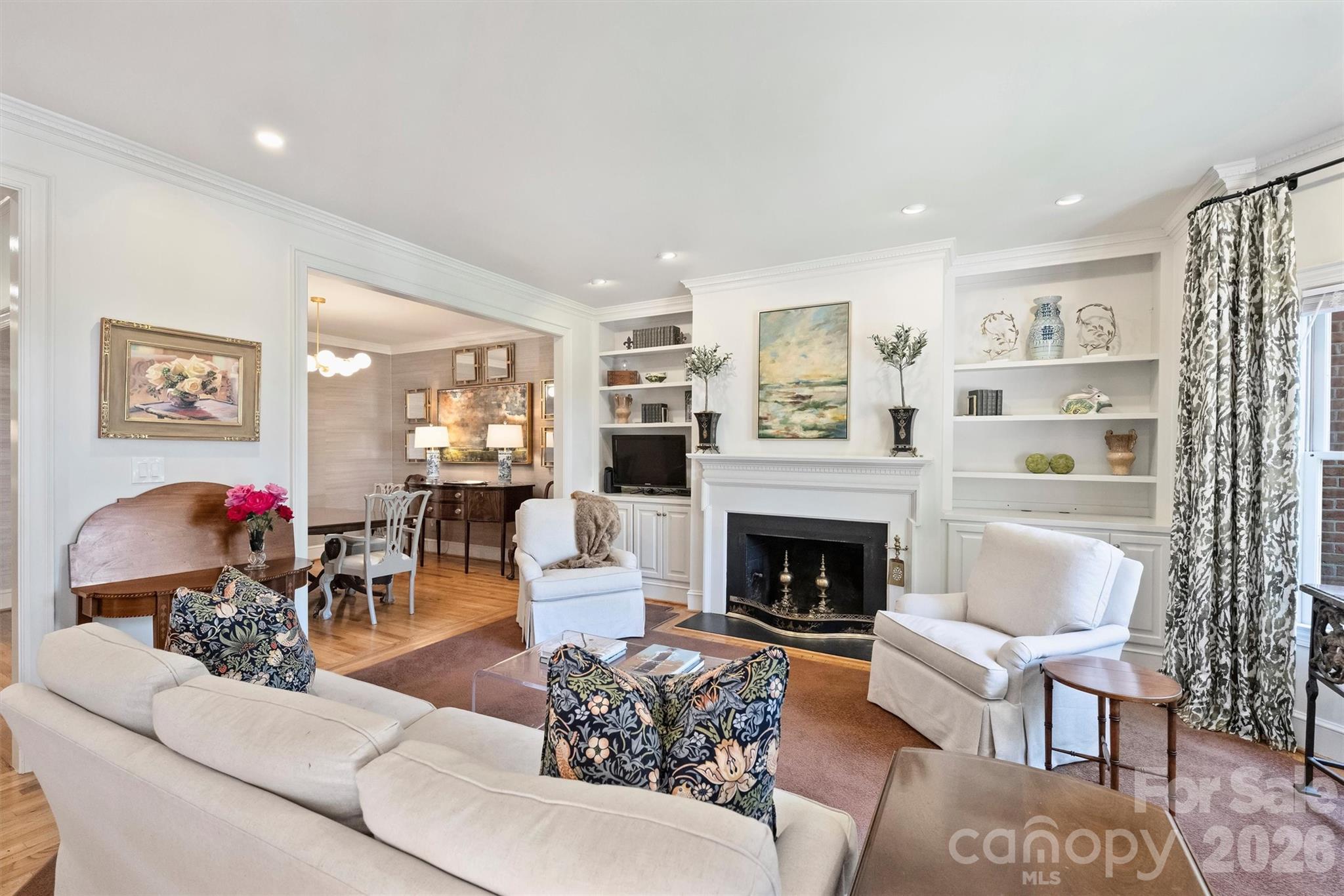 2320 Selwyn Avenue — Charlotte