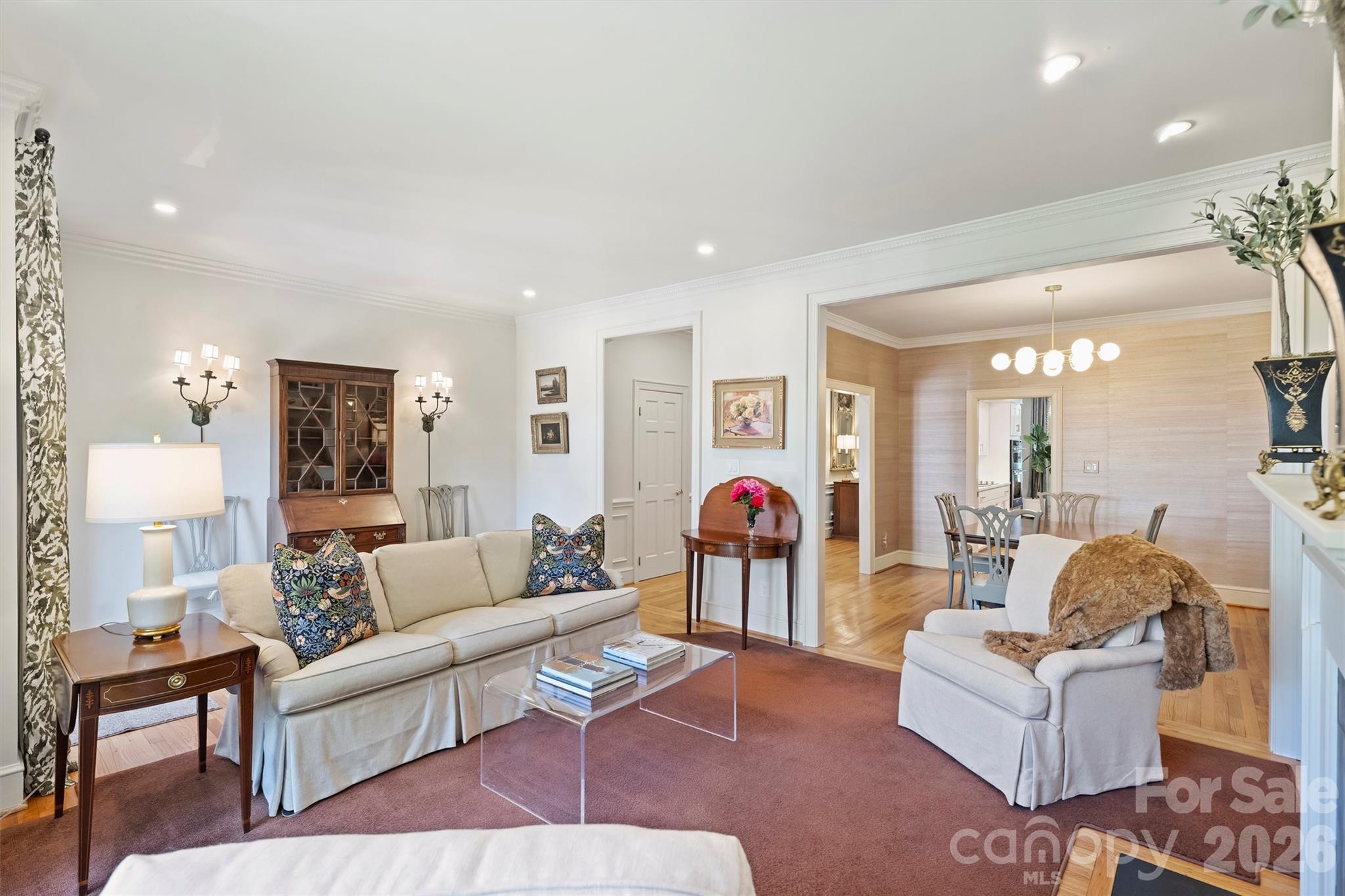 2320 Selwyn Avenue — Charlotte
