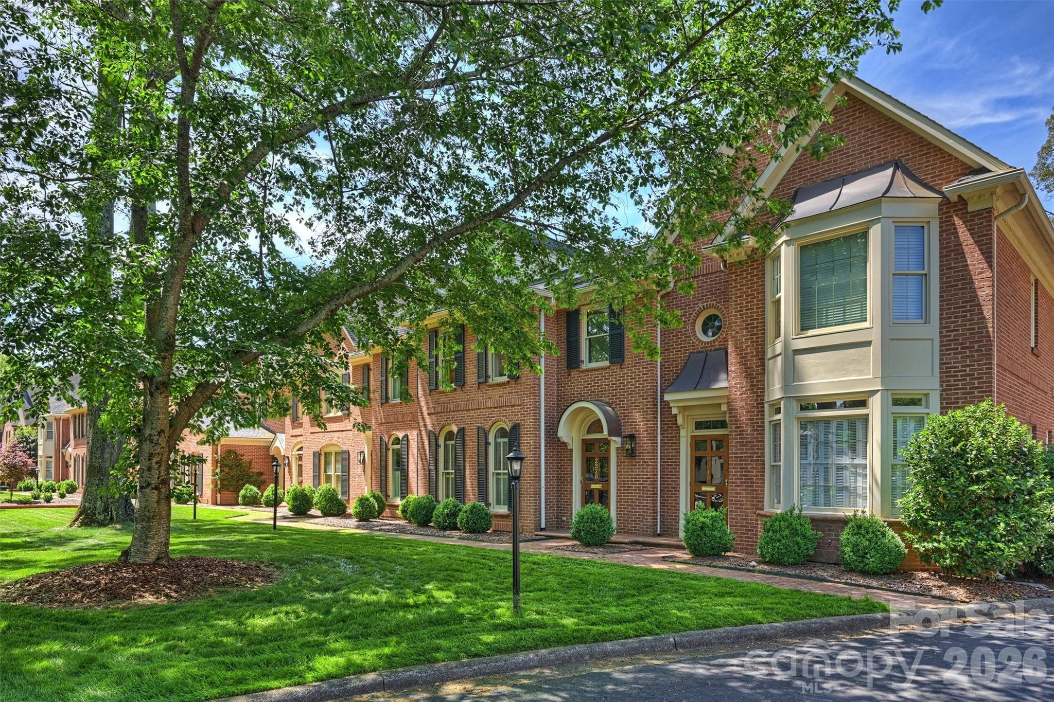 2320 Selwyn Avenue — Charlotte