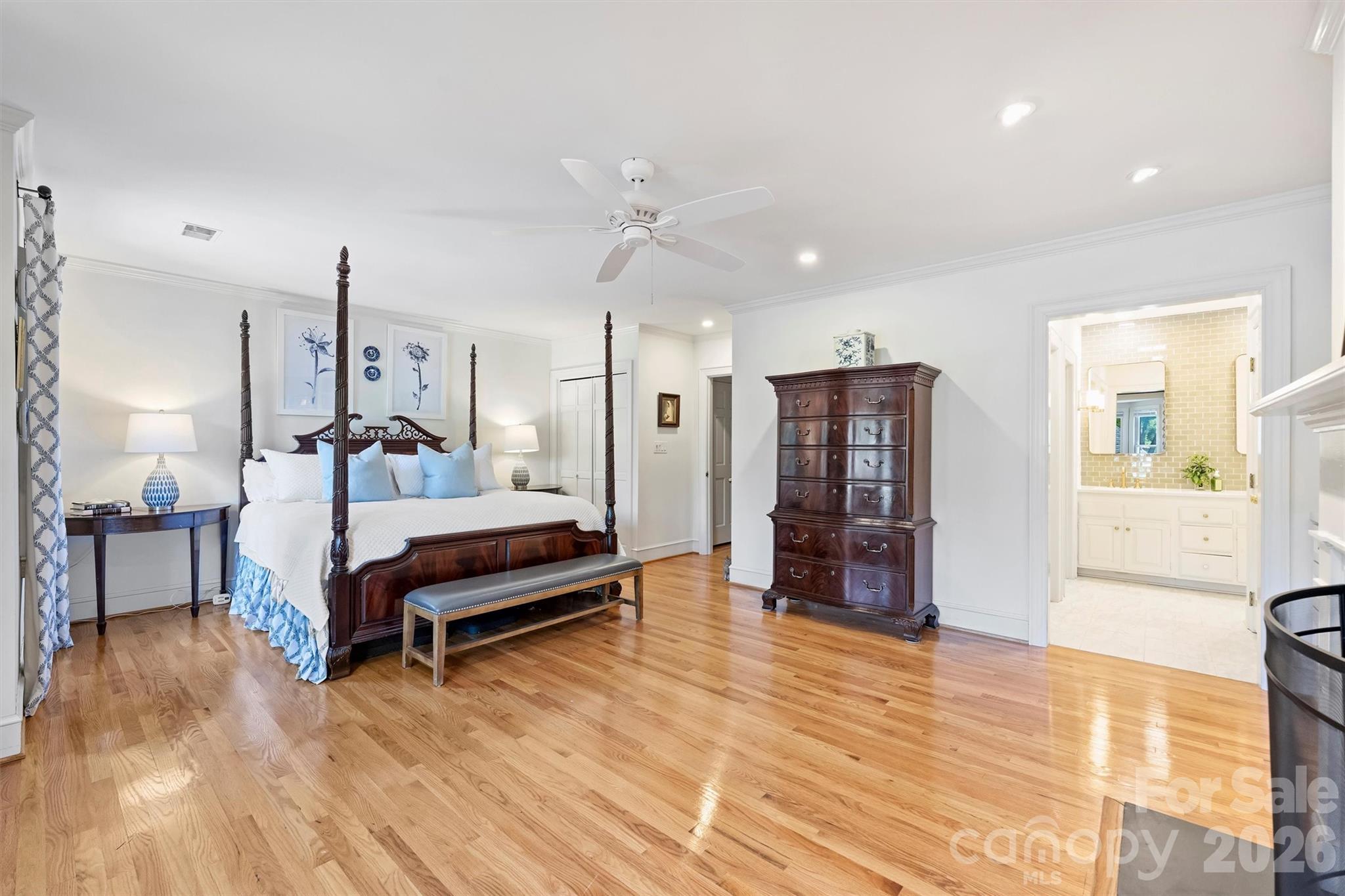 2320 Selwyn Avenue — Charlotte